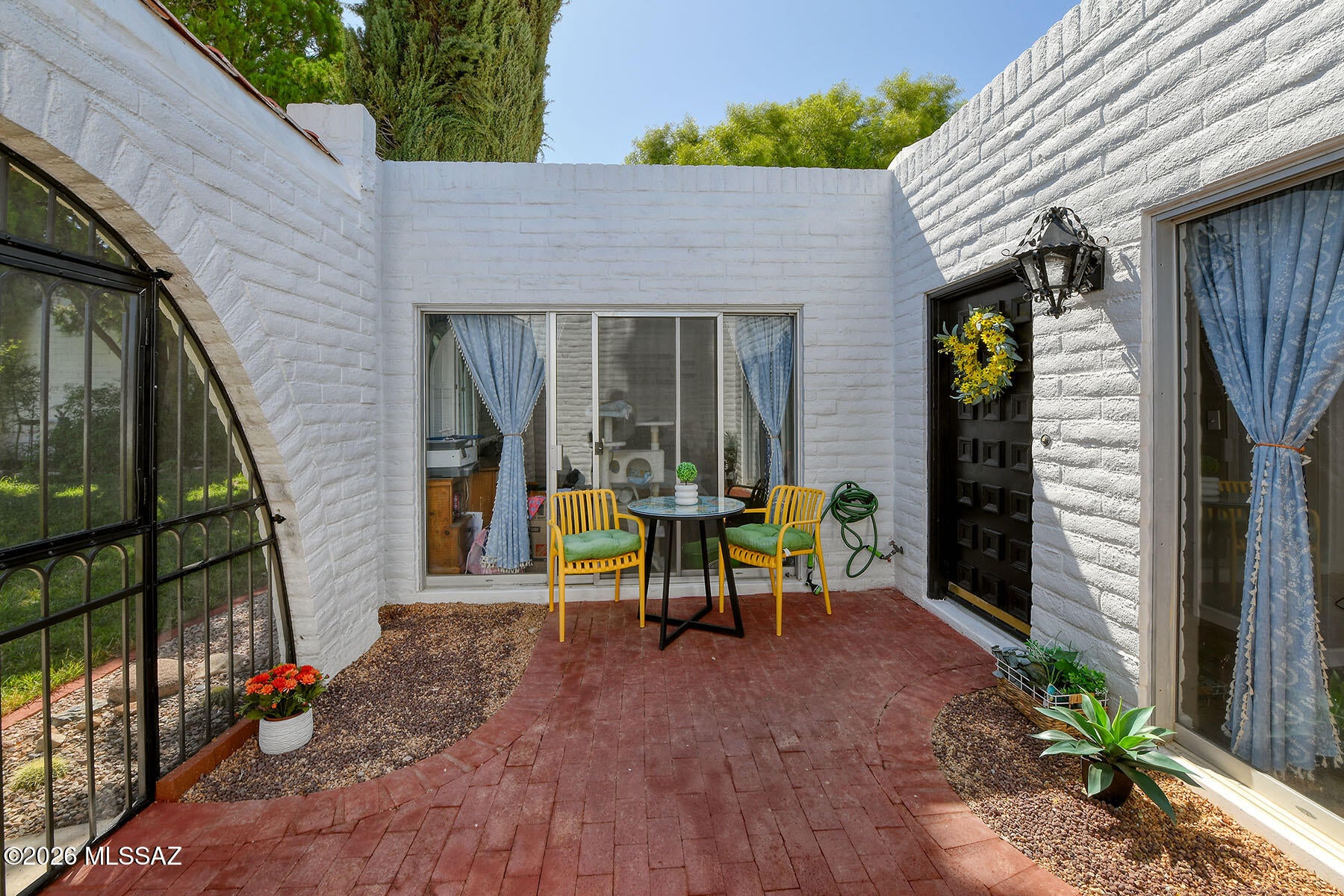 Las Lomitas (1) - Residential