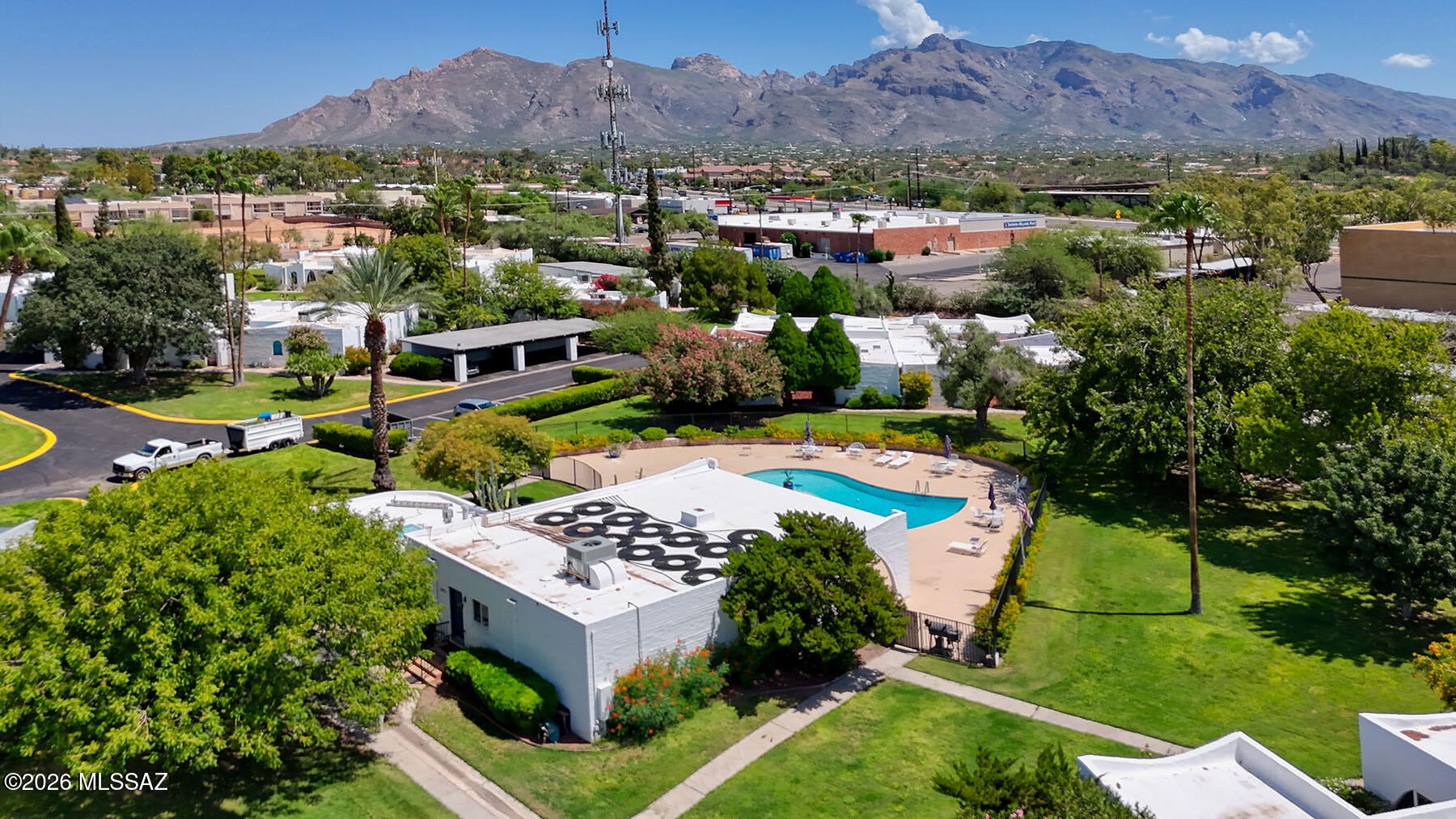 Las Lomitas (1) - Residential