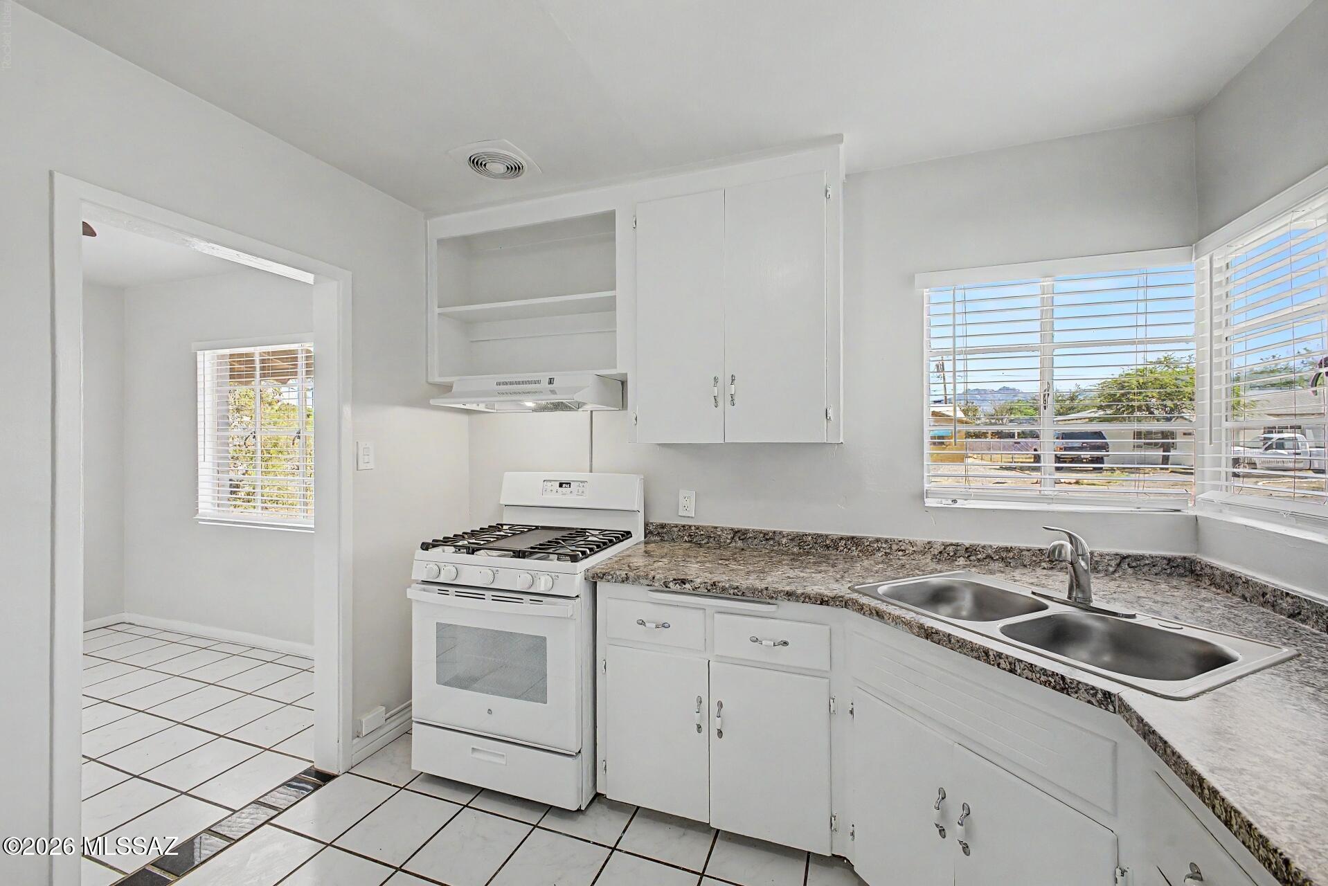 Del Monte Village - Residential