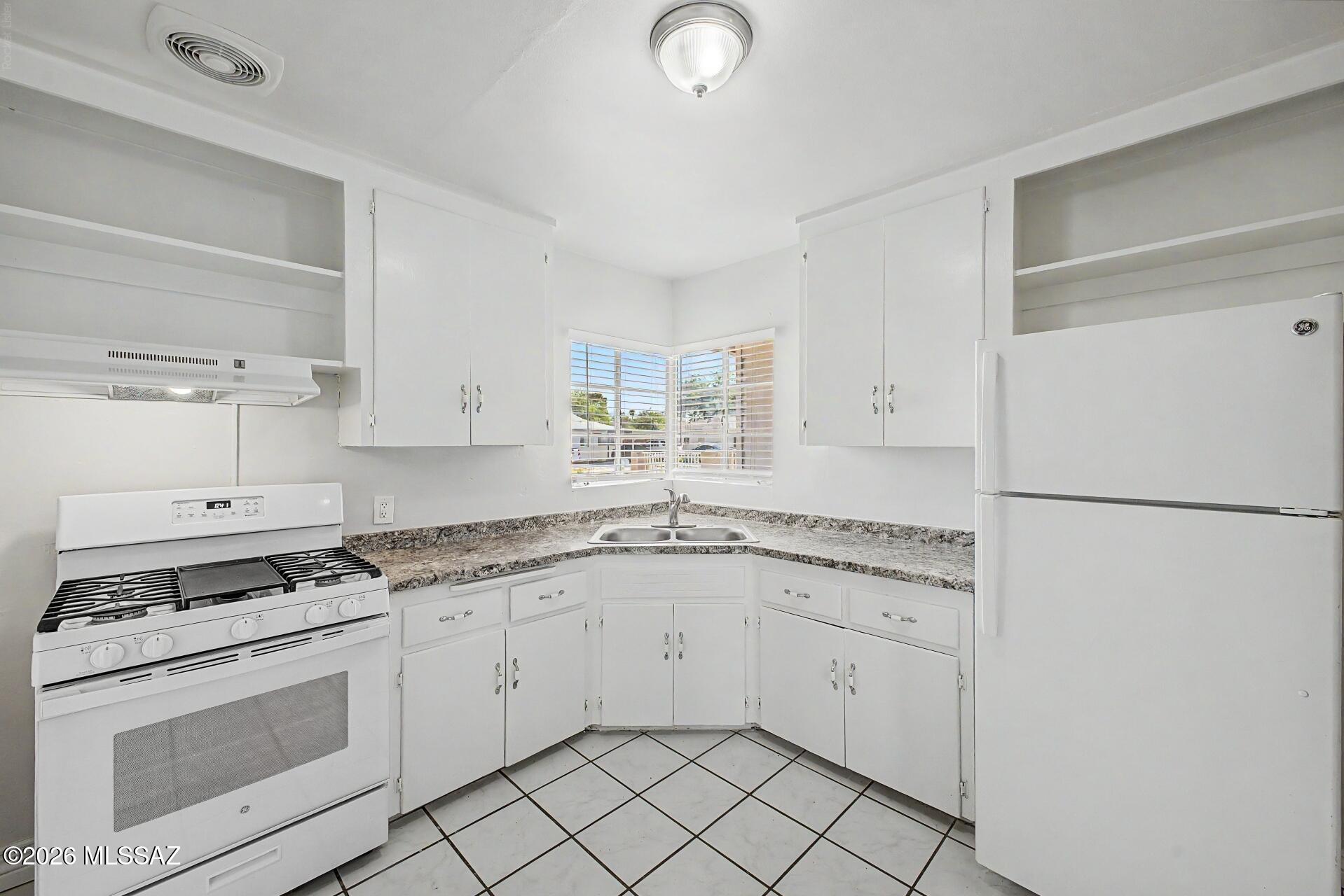 Del Monte Village - Residential