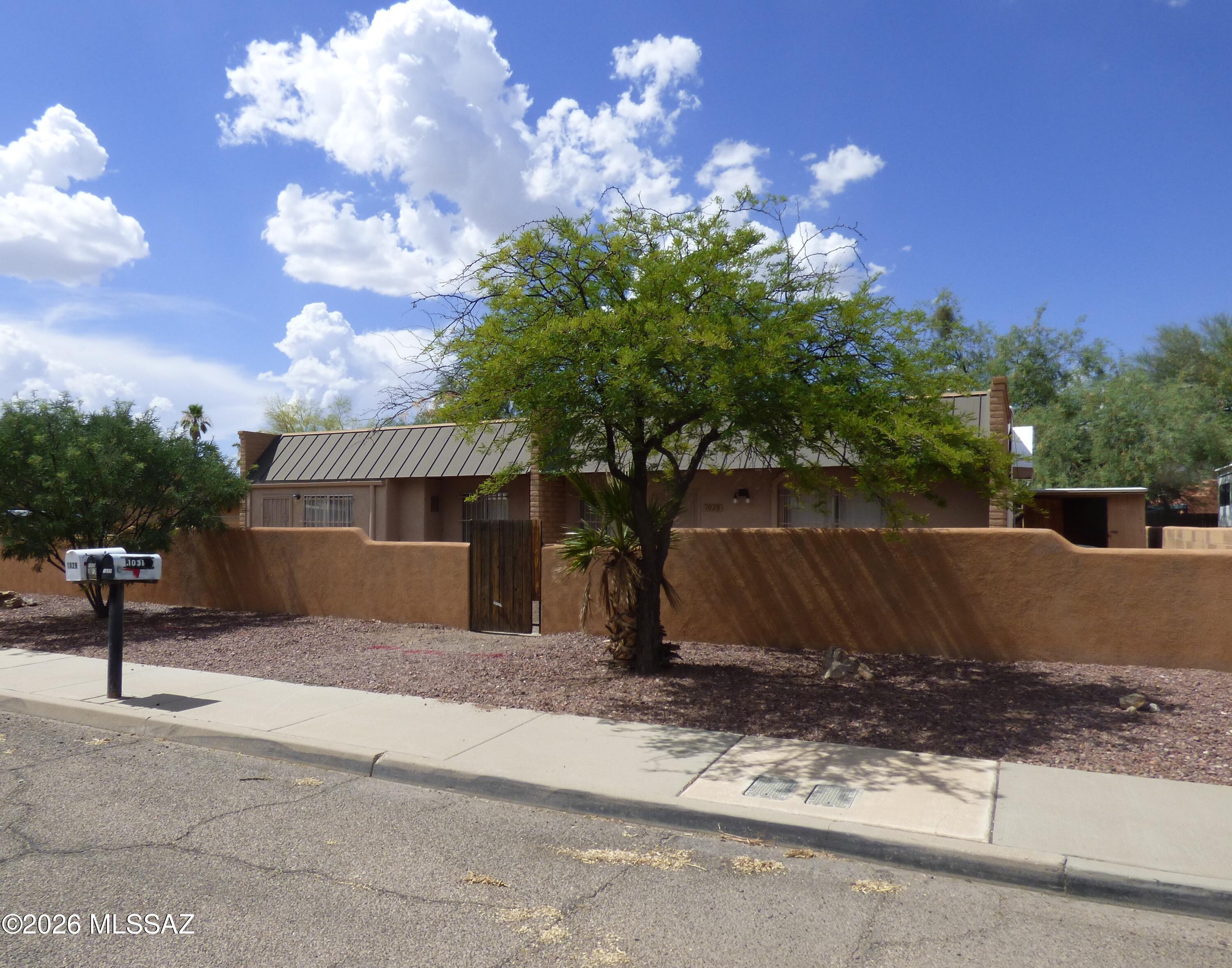 GREAT NORTH CENTRAL LOCATION ON QUIET CUL-DE-SAC!
This charming 3BD/2BA duplex has ss appliances, ceramic tile and carpet, newer A/C, freshly painted and carpeted large primary bedroom with its own entrance, washer/dryer and front walled yard.
Parking/storage space available in detached garage for additional $100 per month.
This is a great find, make this your new home today!