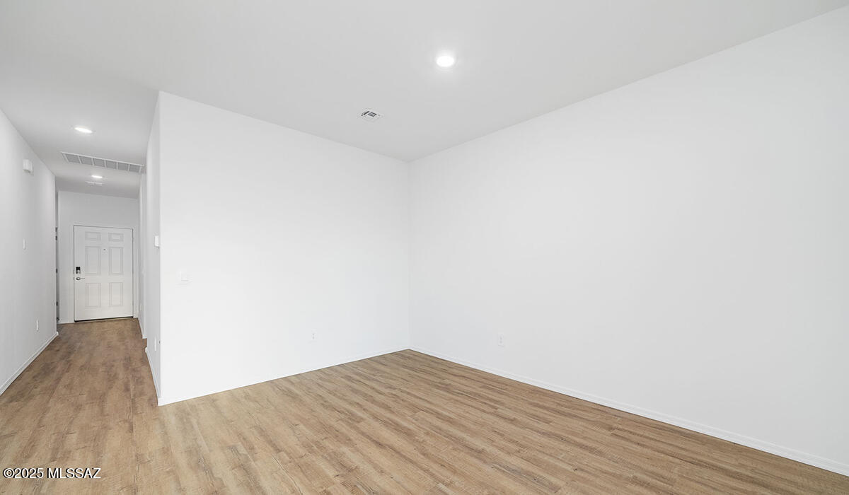 Saguaro Bloom SQ20180540069 - Residential