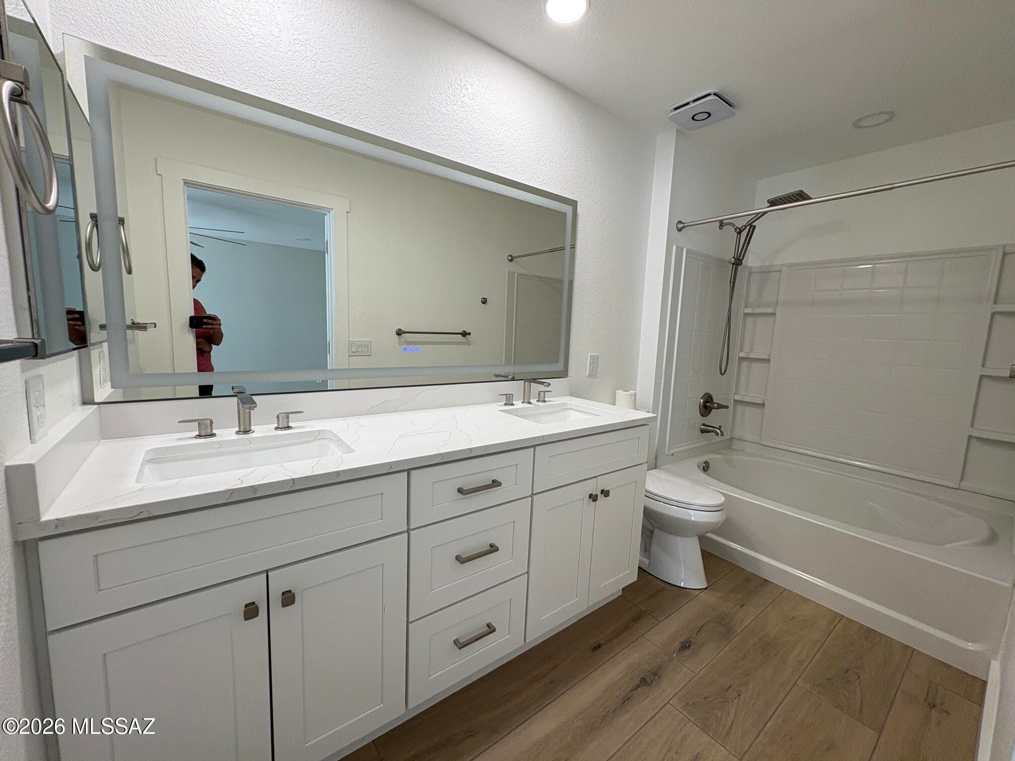 Rancho Del Lago (1-100) - Residential Lease