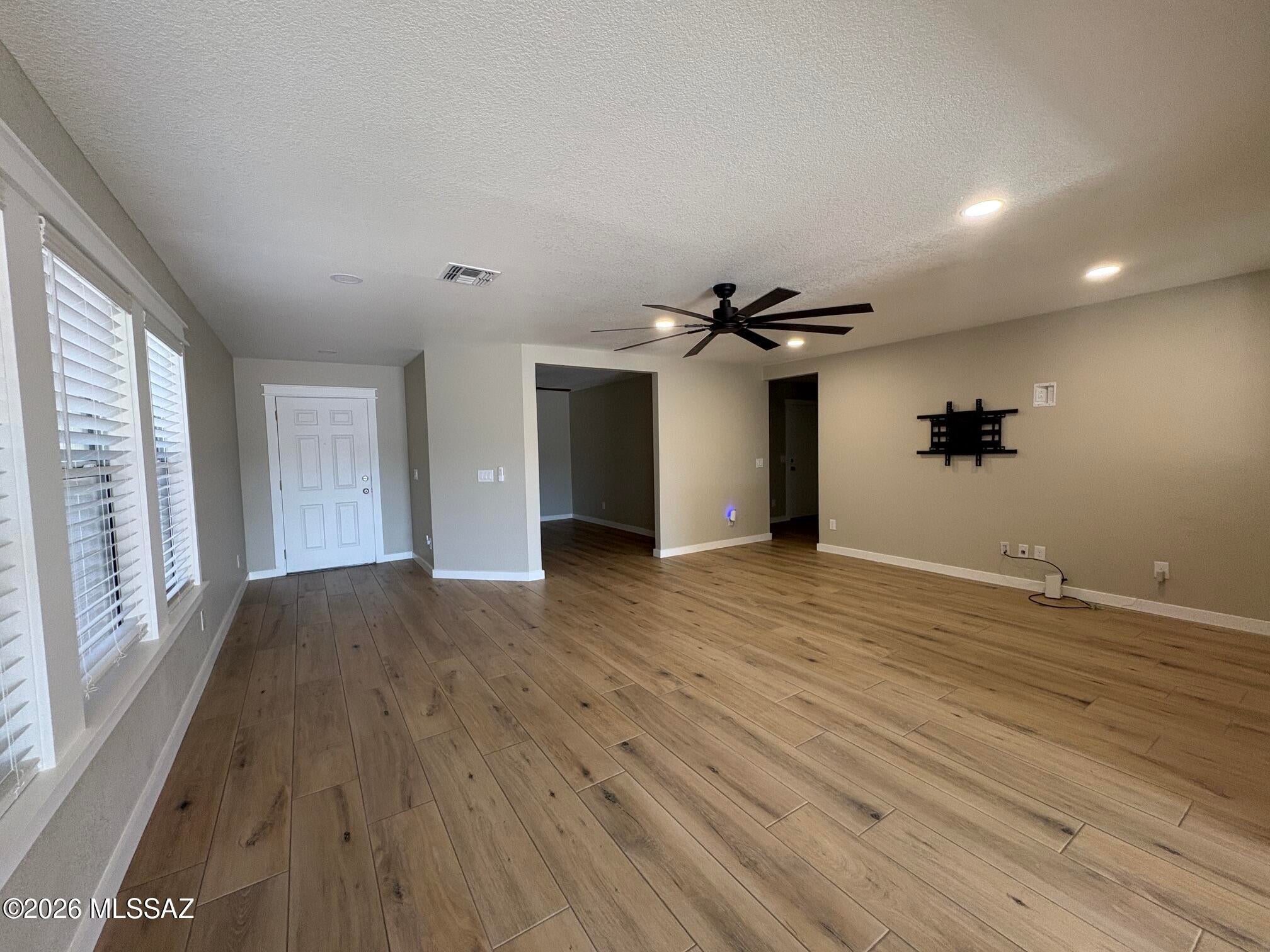 Rancho Del Lago (1-100) - Residential Lease