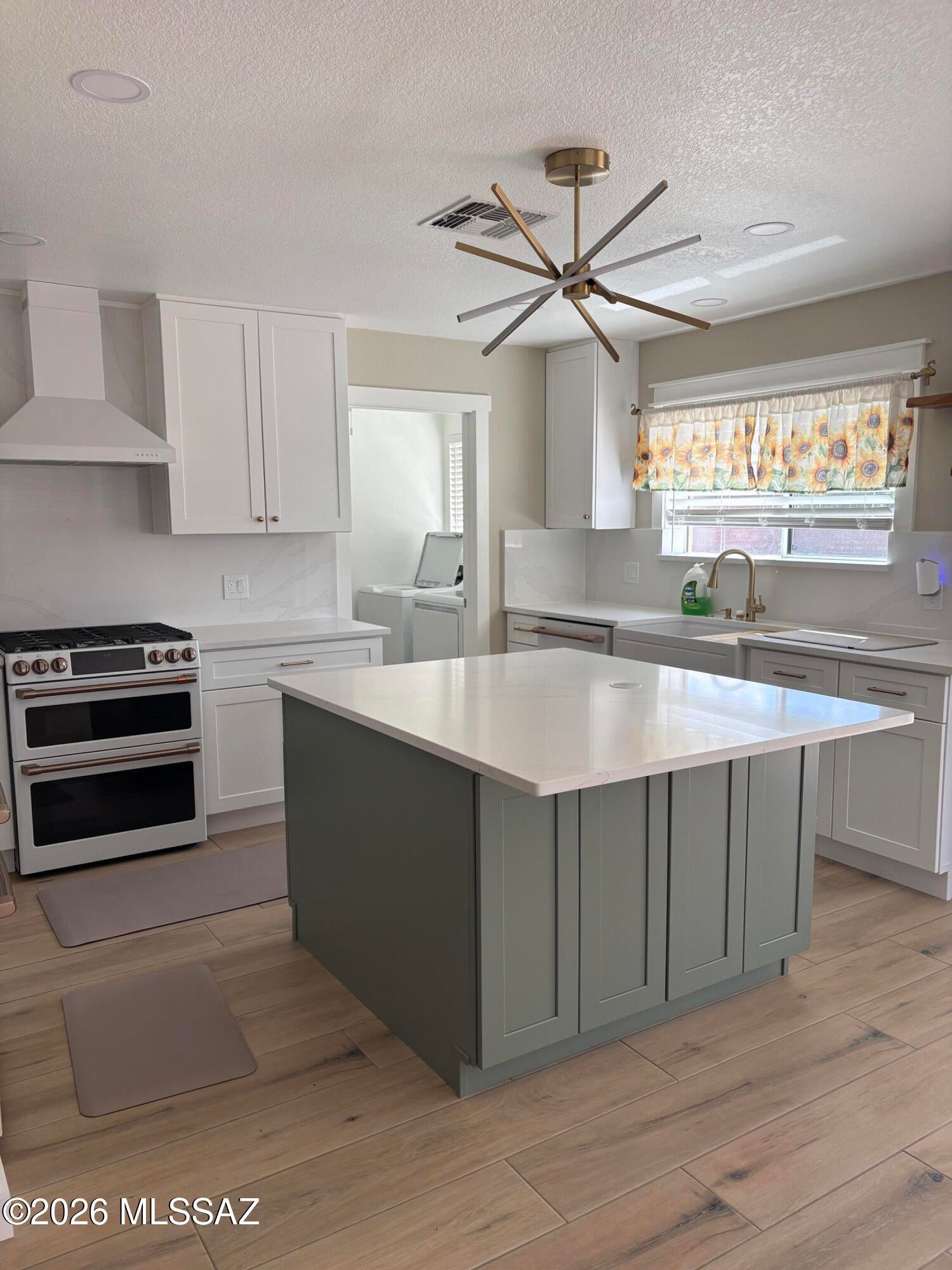 Rancho Del Lago (1-100) - Residential Lease