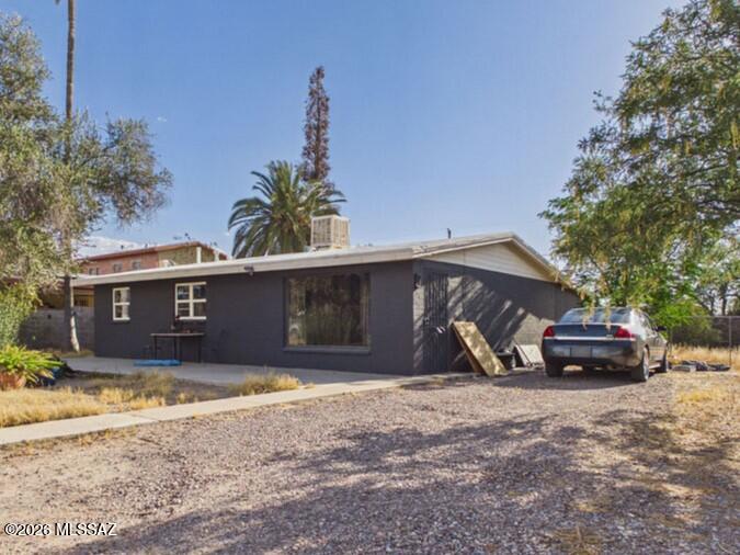 Welcome to this charming Tucson home featuring newer windows and doors, durable tile flooring throughout, and a spacious lot with endless possibilities. Perfect for a first-time homebuyer or savvy investor, this property offers comfort, functionality, and room to make it your own. Conveniently located within walking distance to parks and schools, this home combines everyday convenience with great potential. Don't miss this opportunity to own a versatile property in a growing area!
