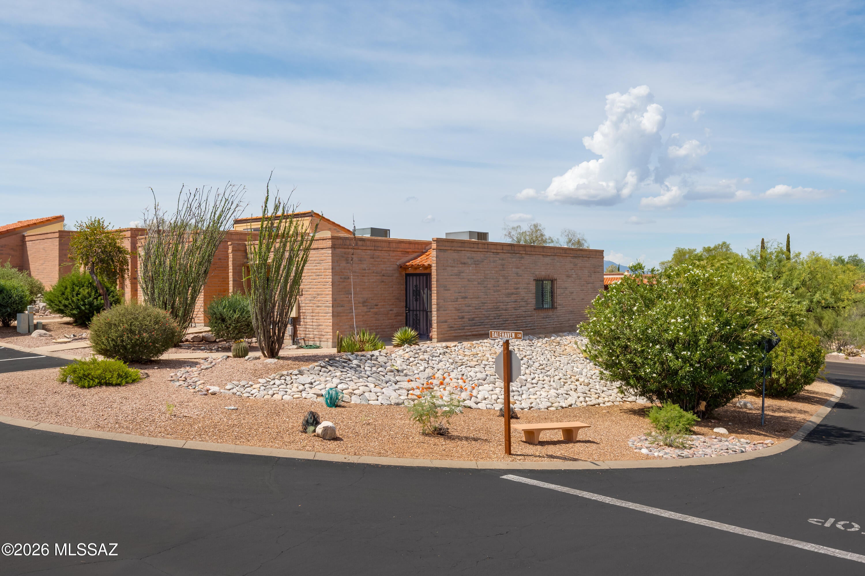 La Cholla Hills(1-313) - Residential