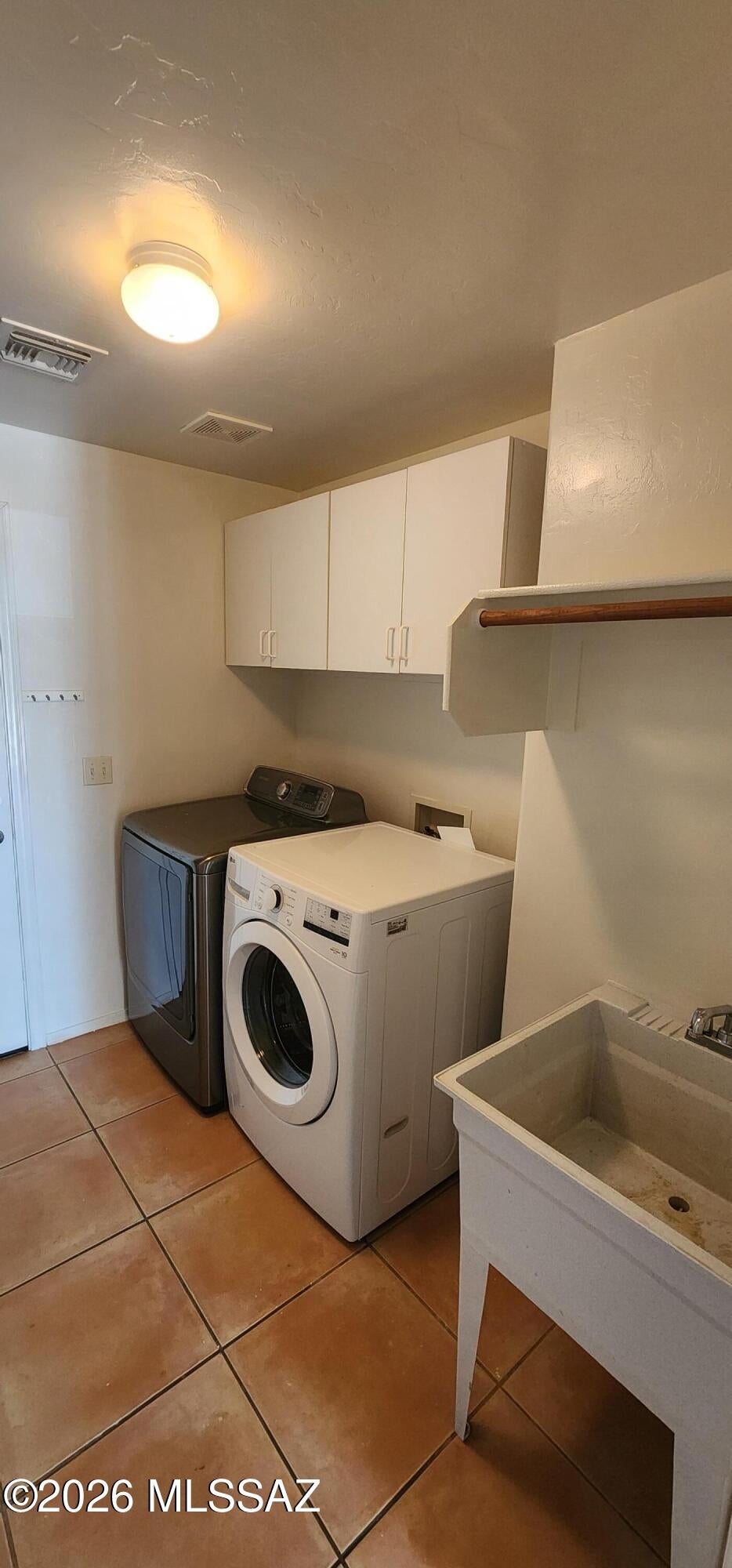 Riverside Crossing (1-133) - Residential Lease