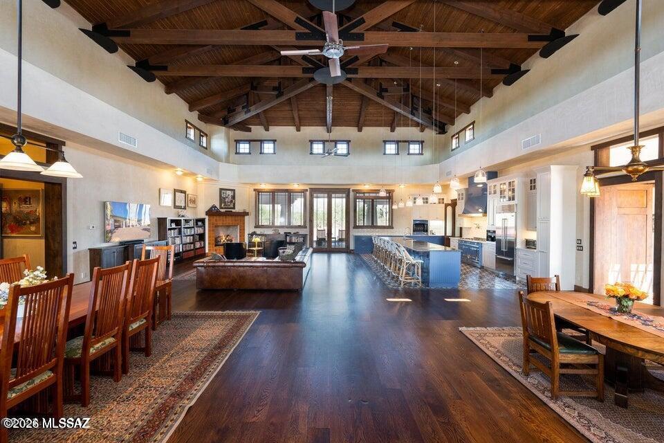 Welcome to Sui Generis Ranch. Completed in August 2021, the quality of the build rings true of any Ray Birch constructed home with concrete slab, steel framing and imperial plaster. The design of the home has impeccable arts-and-crafts making everything new with a timeless feel. Superior quality and thoughtful design are what earn the property its name - Sui Generis meaning ''of it's own kind.' You'll find the home at the end of the cul-de-sac through it's own private gate. Make a grand entrance into your spacious main living area. With 25' ceiling, the central great room boasts an open kitchen, dining and living area. The warm tones in the exquisite woodwork and solid oak flooring. The vast room and give it a welcoming air.
