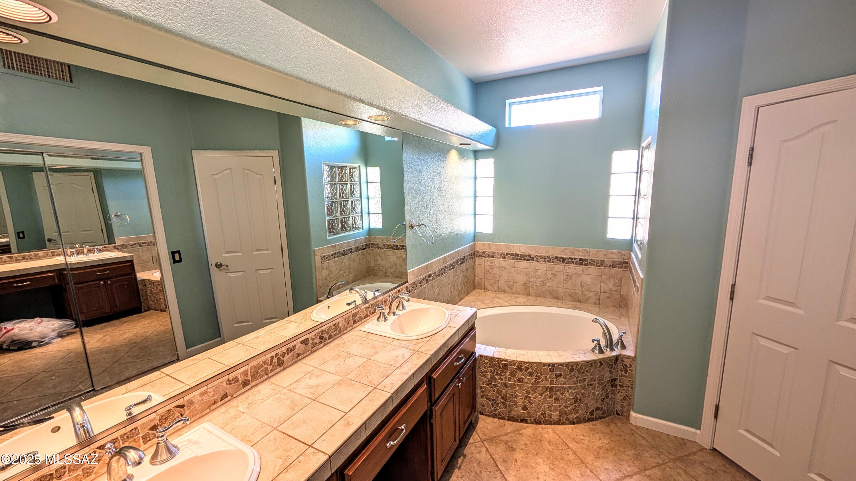 Saddlebrooke - Residential Lease