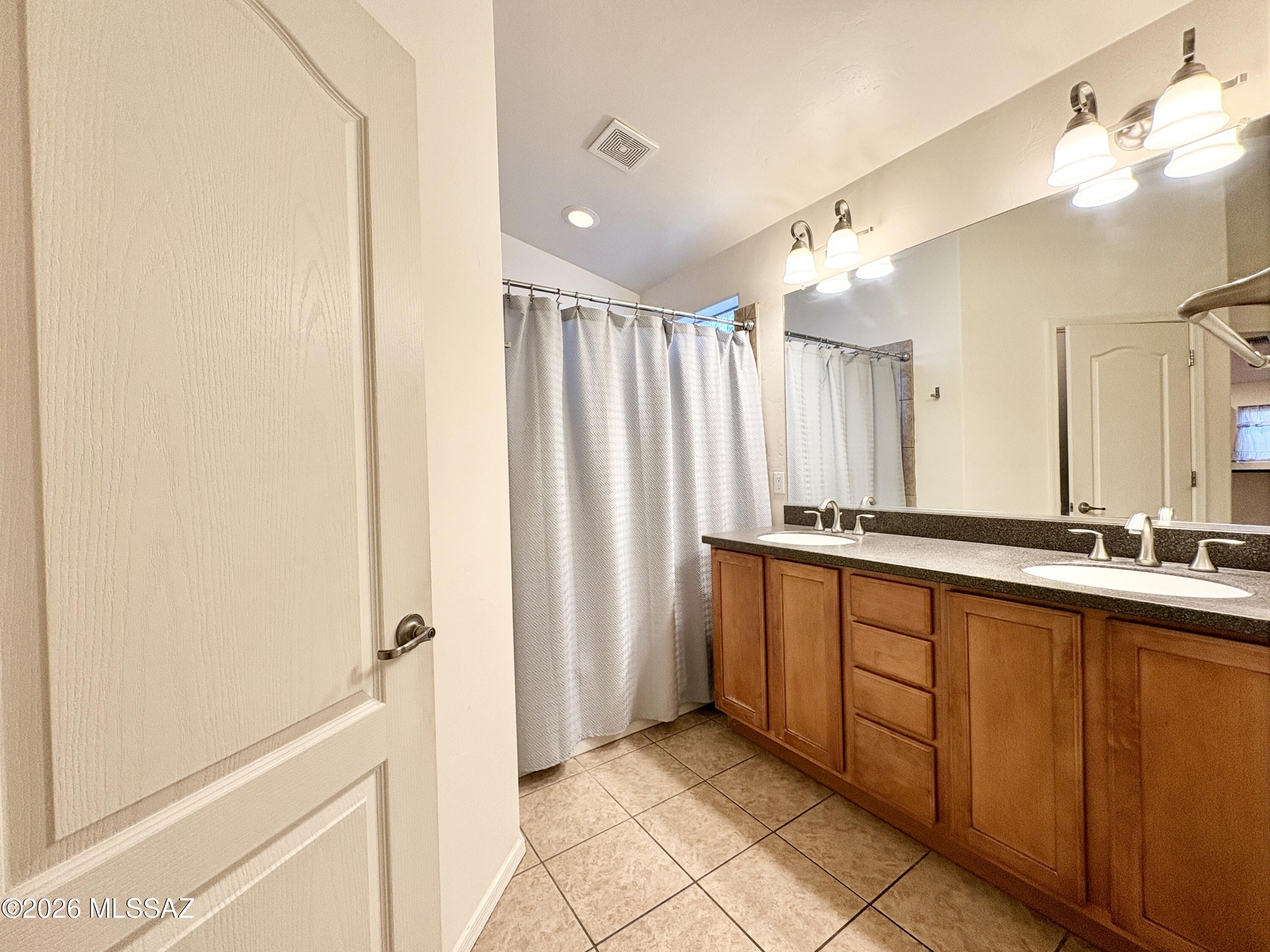 Sycamore Park Village 1 (1-94) - Residential Lease