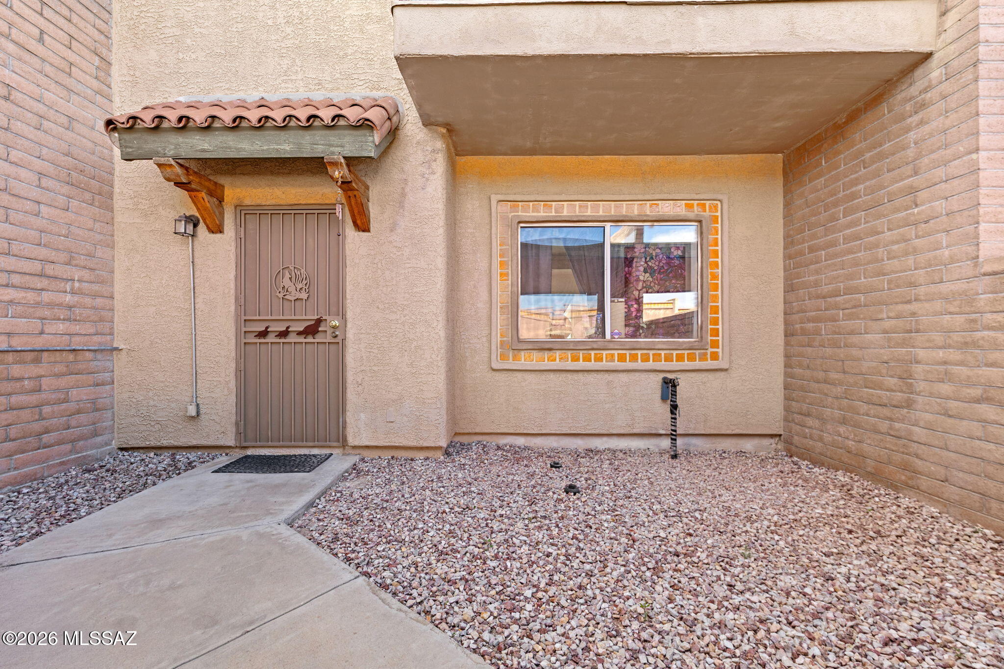 Greetings to Kennedy Park Townhouses, located in the west area of Tucson just north of joyous Kennedy Park. This property is a very short stroll to a lake, dog park and little league. Maintained 3-bedroom, 2.5 bathrooms home offers 1135 sq/ft. The home faces city views off the balcony from the main bedroom and sunset and beautiful mountain views off another balcony from bedroom 1. Walk in closets throughout and storage in the main bathroom. Come and preview. Affordable and ready for move in.