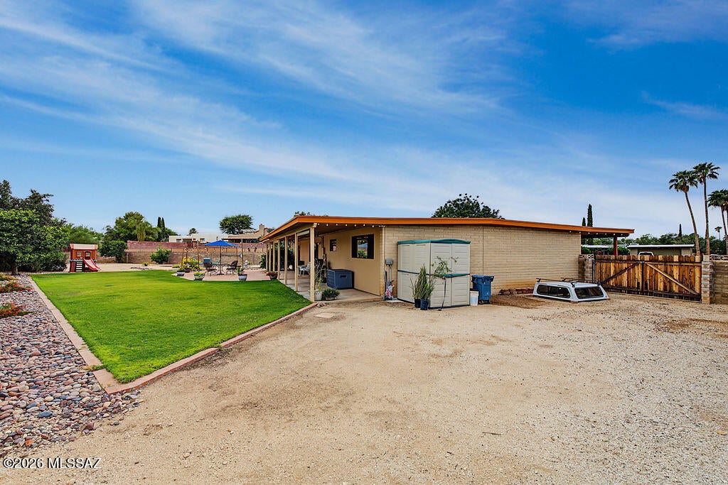 Broadway East (254-390) - Residential