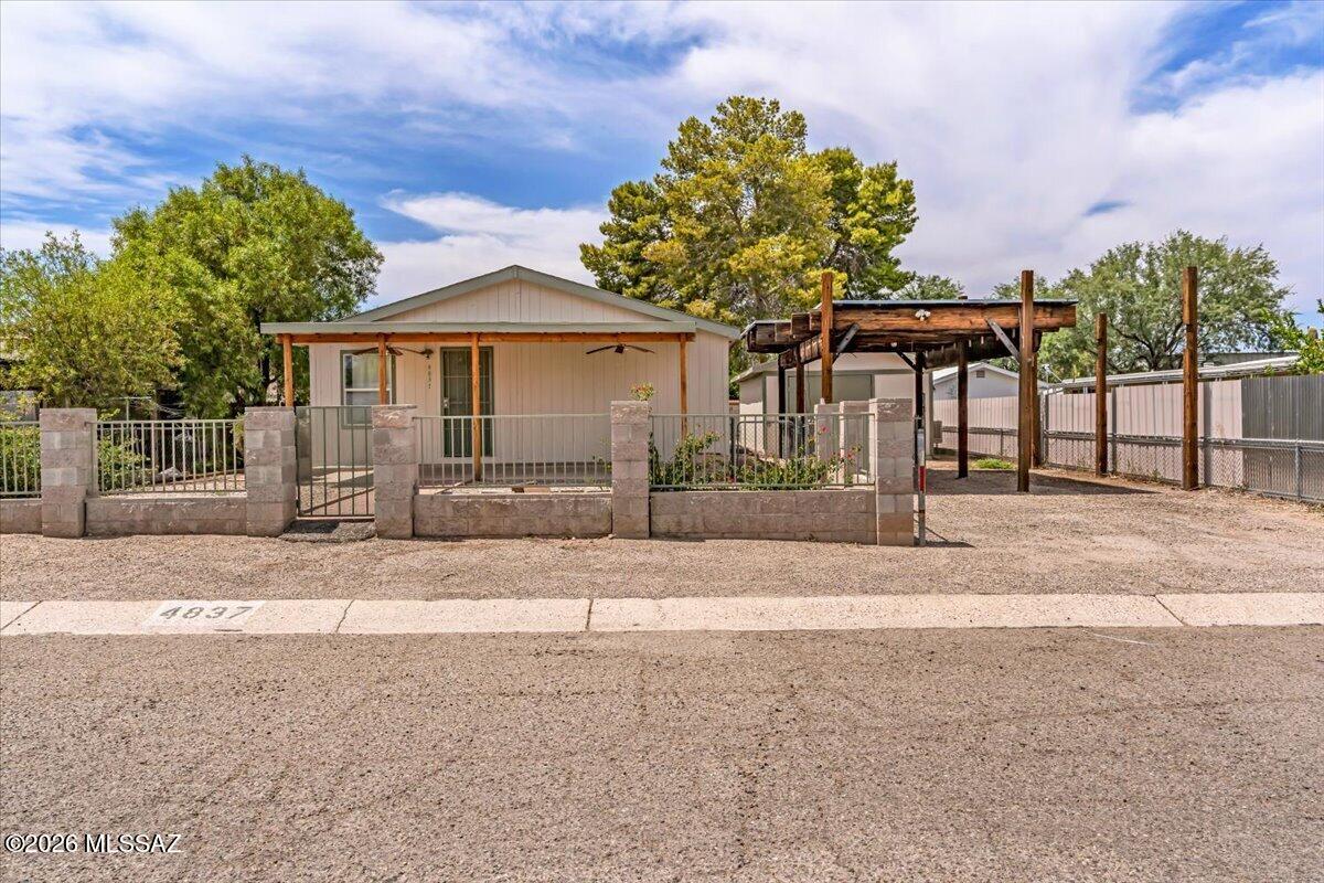 Cholla Manor (1-86) - Residential