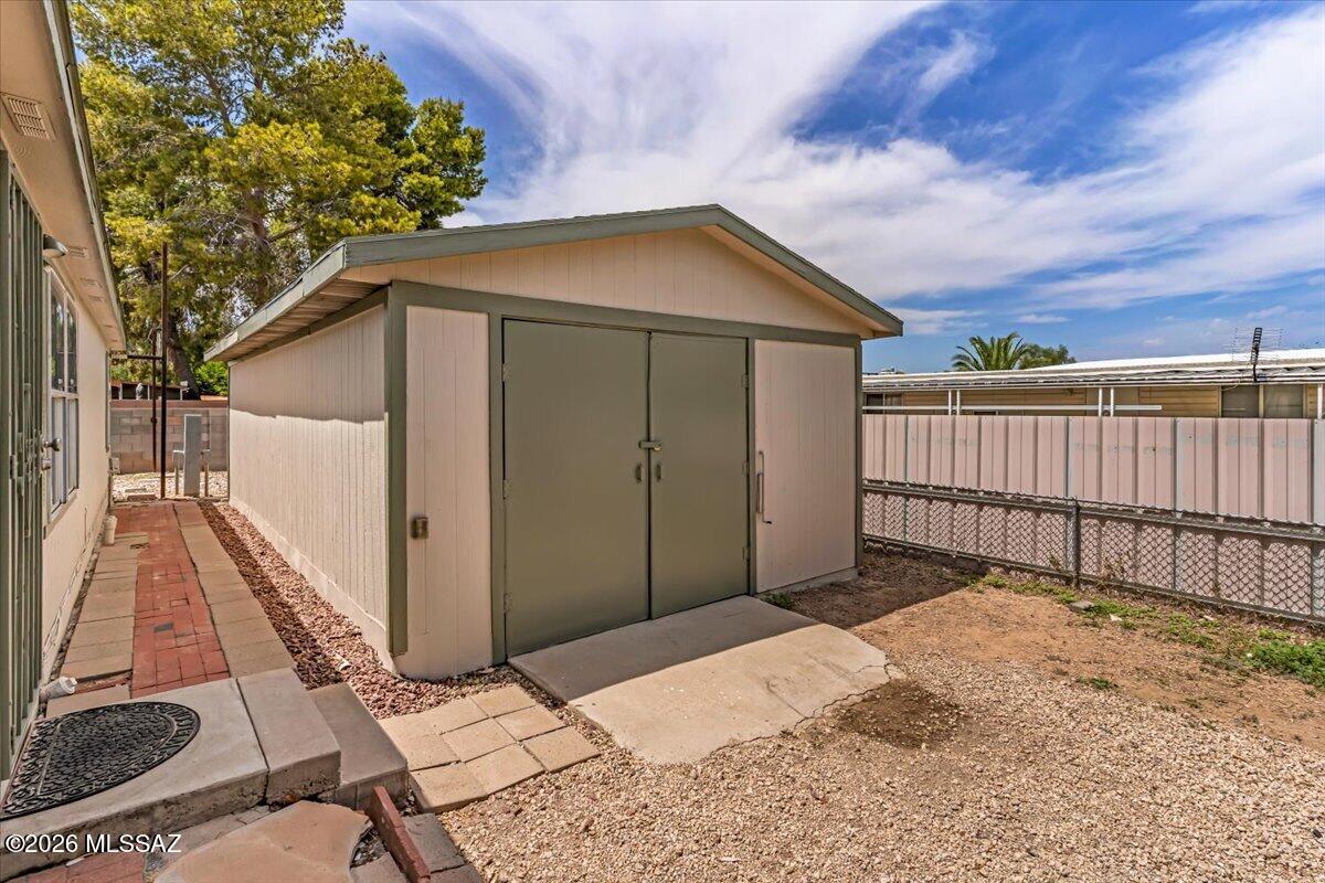 Cholla Manor (1-86) - Residential