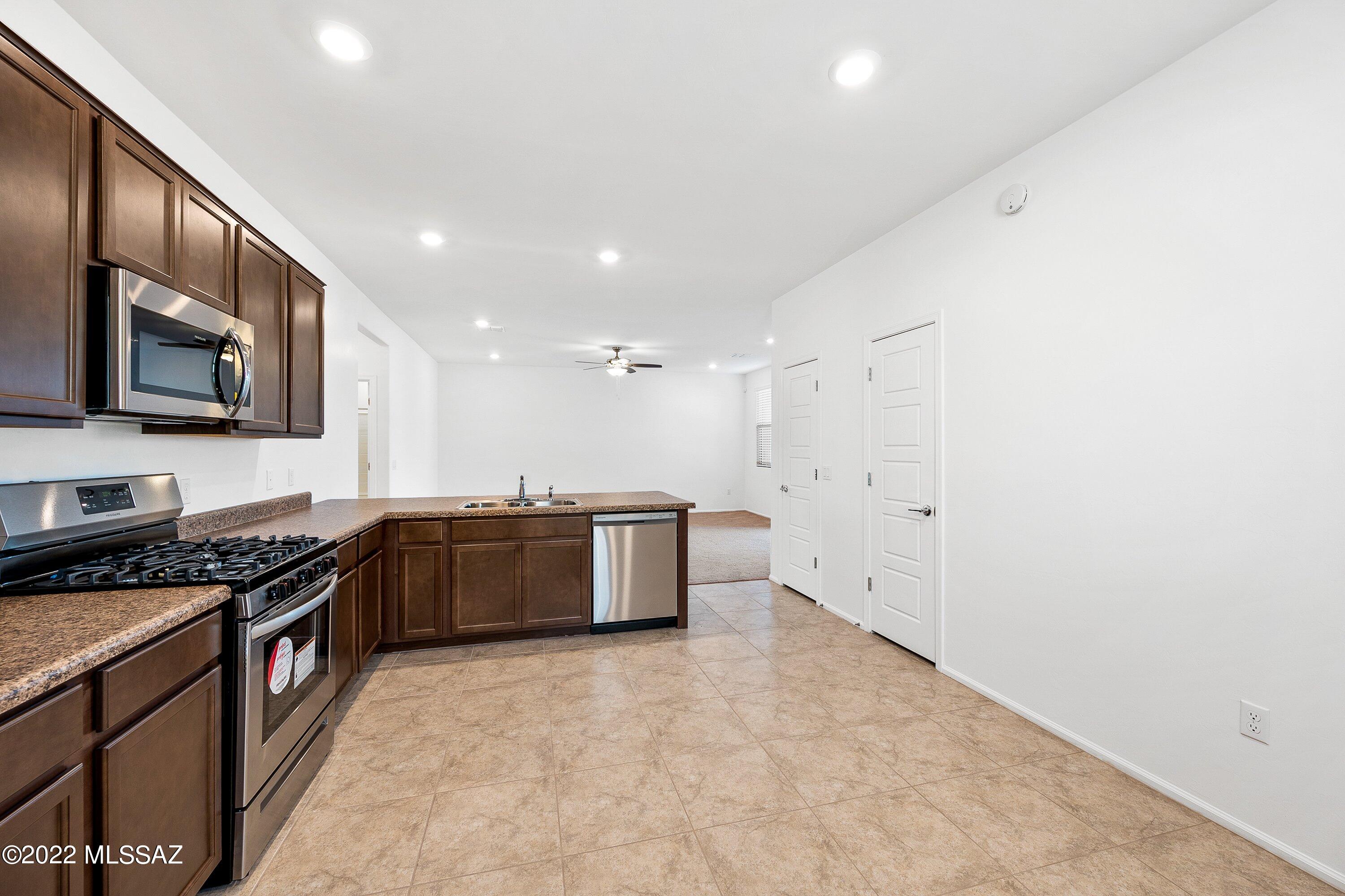 Valencia - Residential Lease