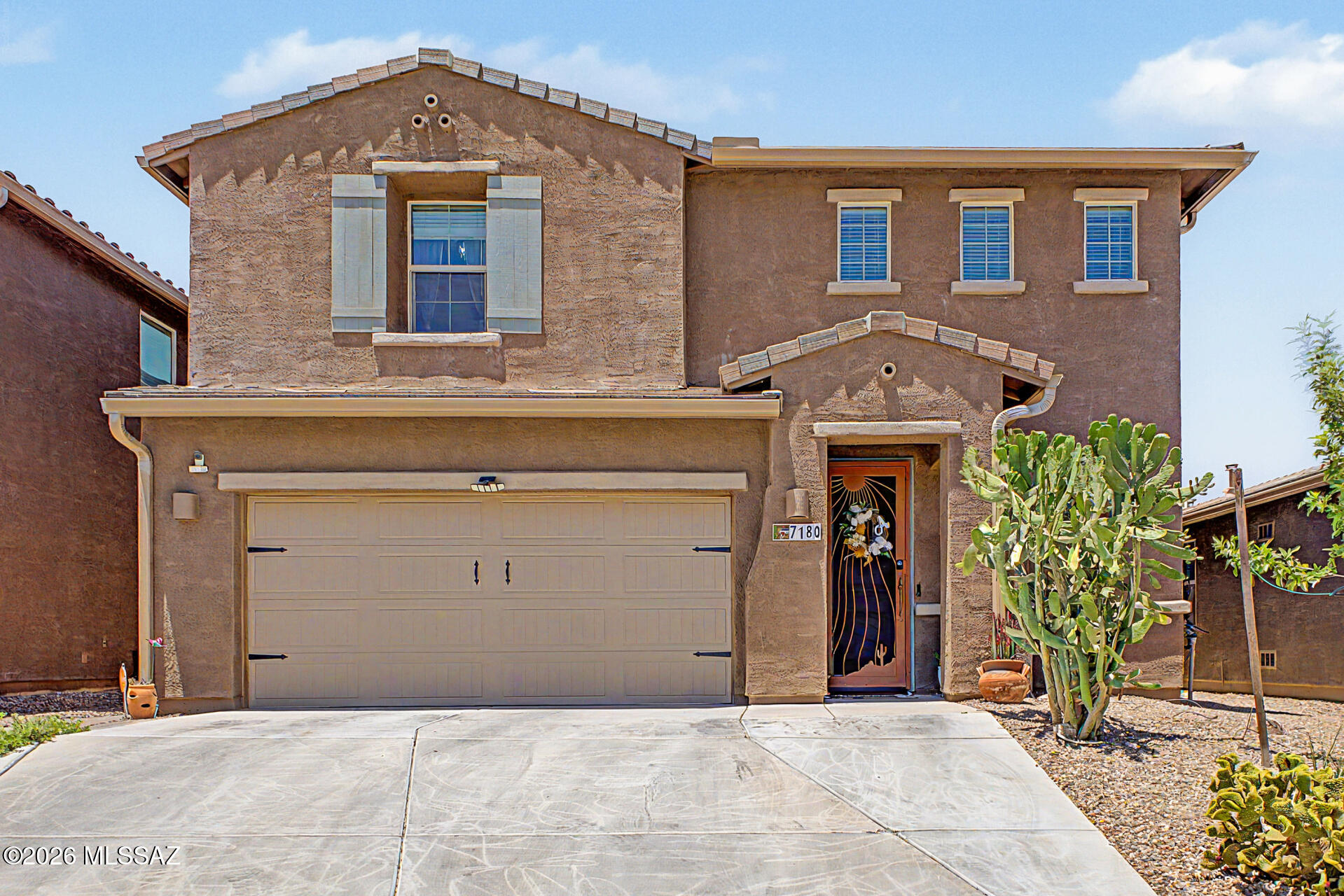 Welcome to this beautiful 5 bedroom 3 bath home in the highly sought after La Estancia neighborhood. Seller will consider offers between $456,000-$474,000. This property boasts an immaculate interior, spacious living areas, modern finishes, an ample natural light.
As you enter, you'll immediately notice the meticulous care that has gone into maintaining this home. The open concept, layout, seamlessly, connect living room, dining area, and kitchen.
Located within the vibrant law Estancia community you can enjoy access to a variety of amenities, including a community pool, parks and recreational activities. The neighborhood host, regular events, fostering, a strong sense of community and connection among neighbors.
Just minutes away from the Davis Monthan Air Force Base. A must see!