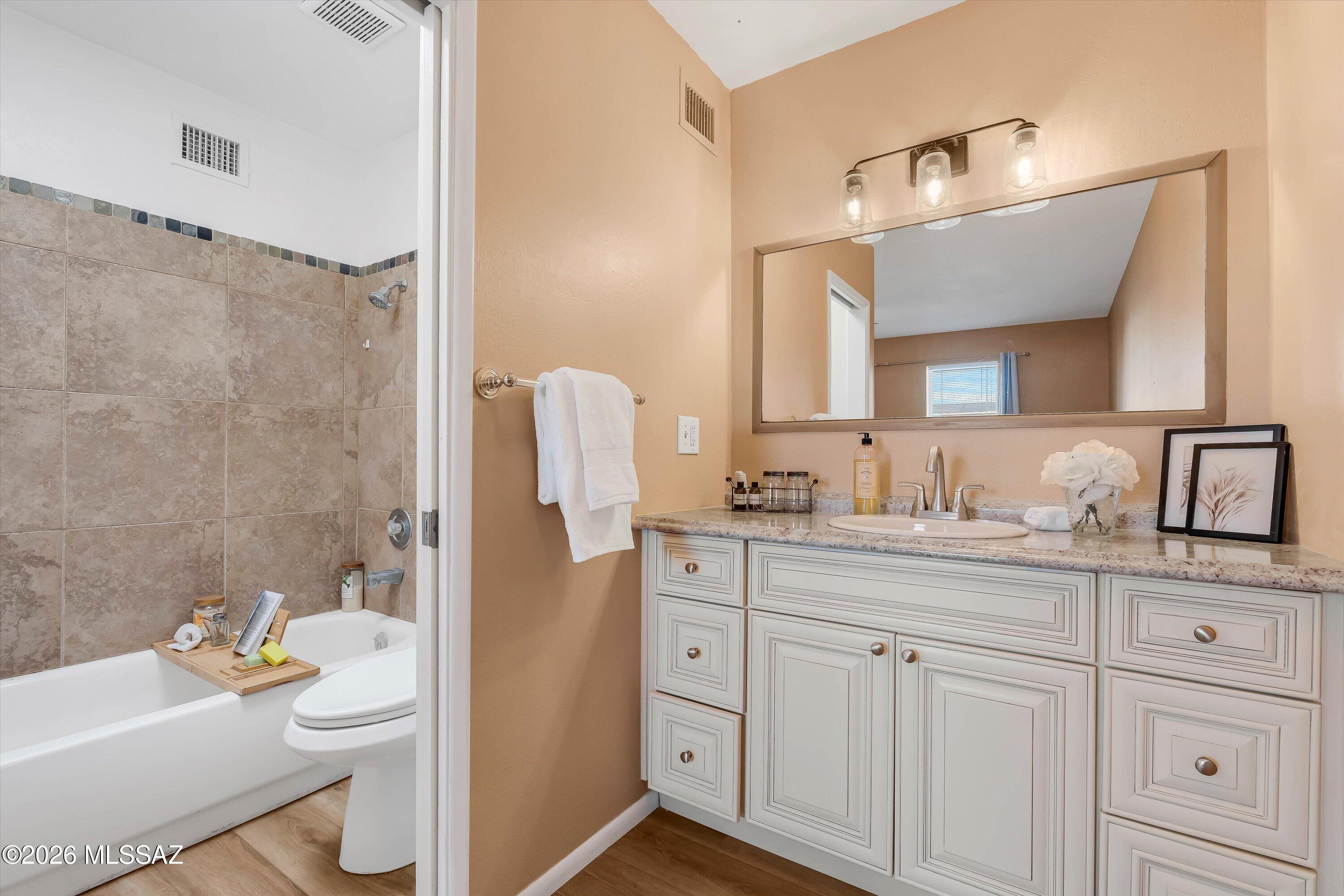 Vista Del Oro Townhouses (1-33) - Residential