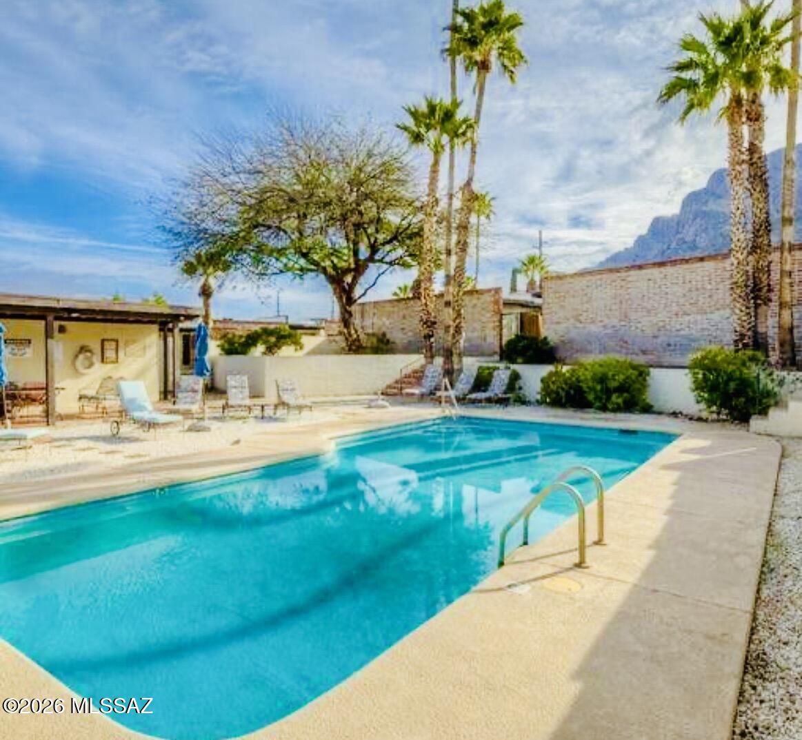 Vista Del Oro Townhouses (1-33) - Residential
