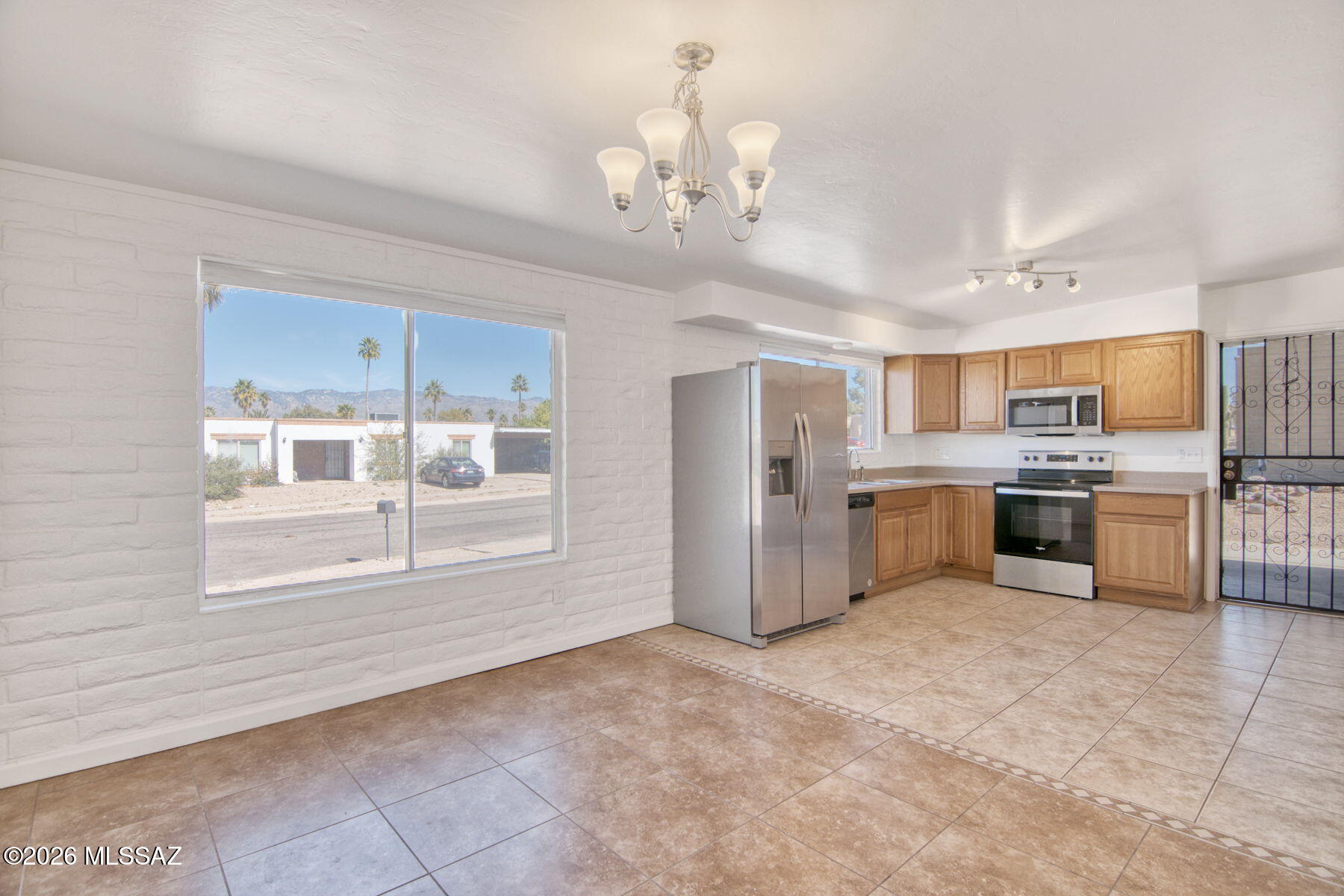 Broadway East (1-112) - Residential