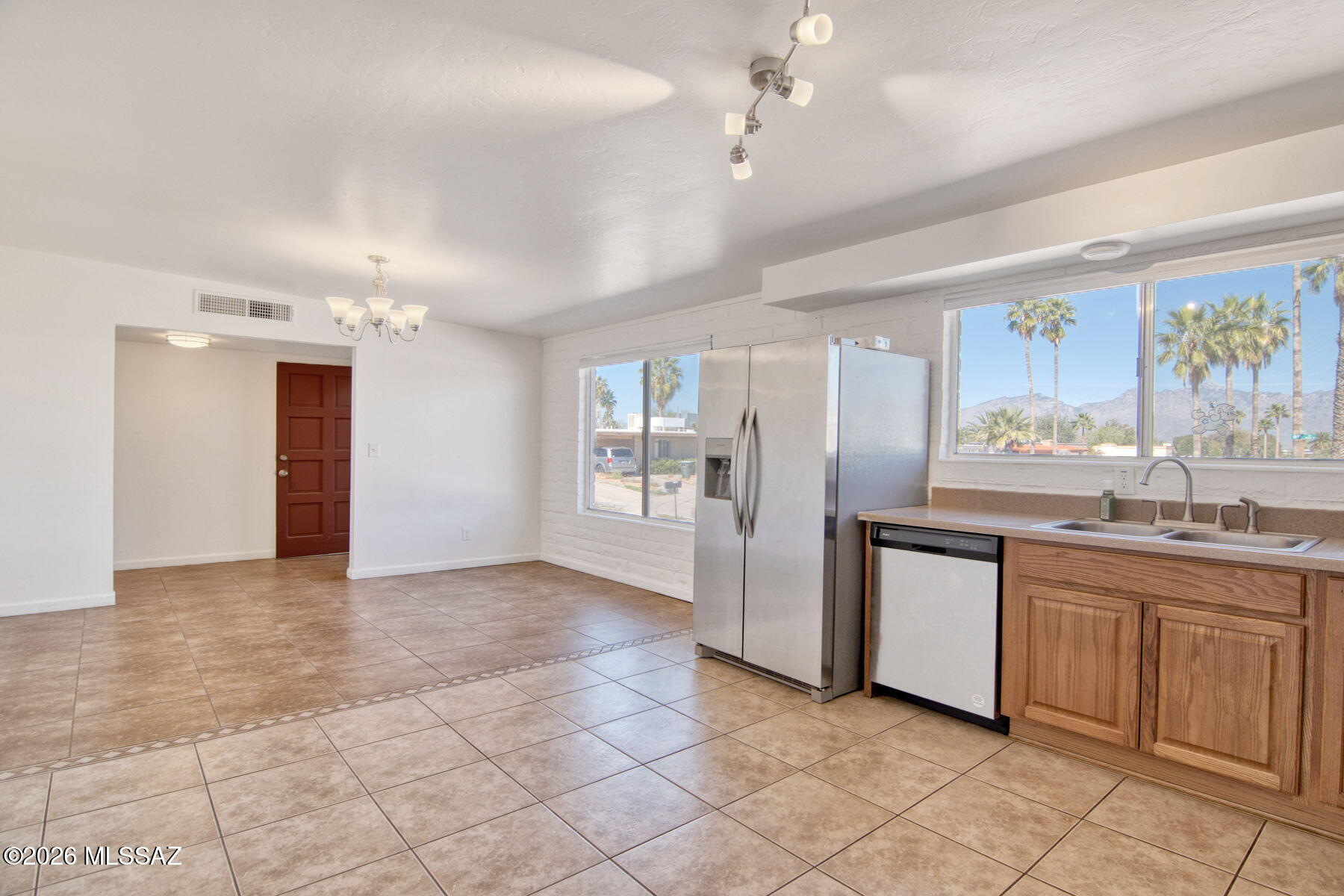 Broadway East (1-112) - Residential