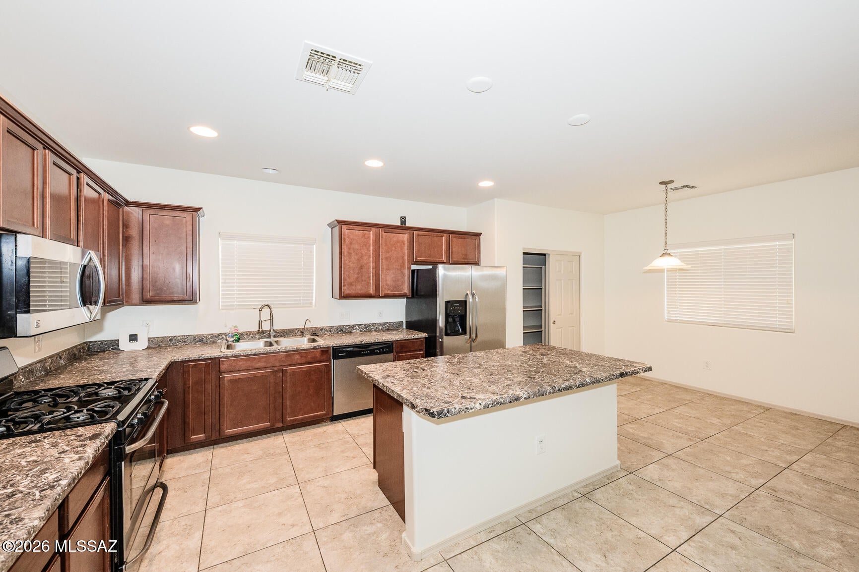 New Tucson Unit NO. 5 (1-312) - Residential Lease