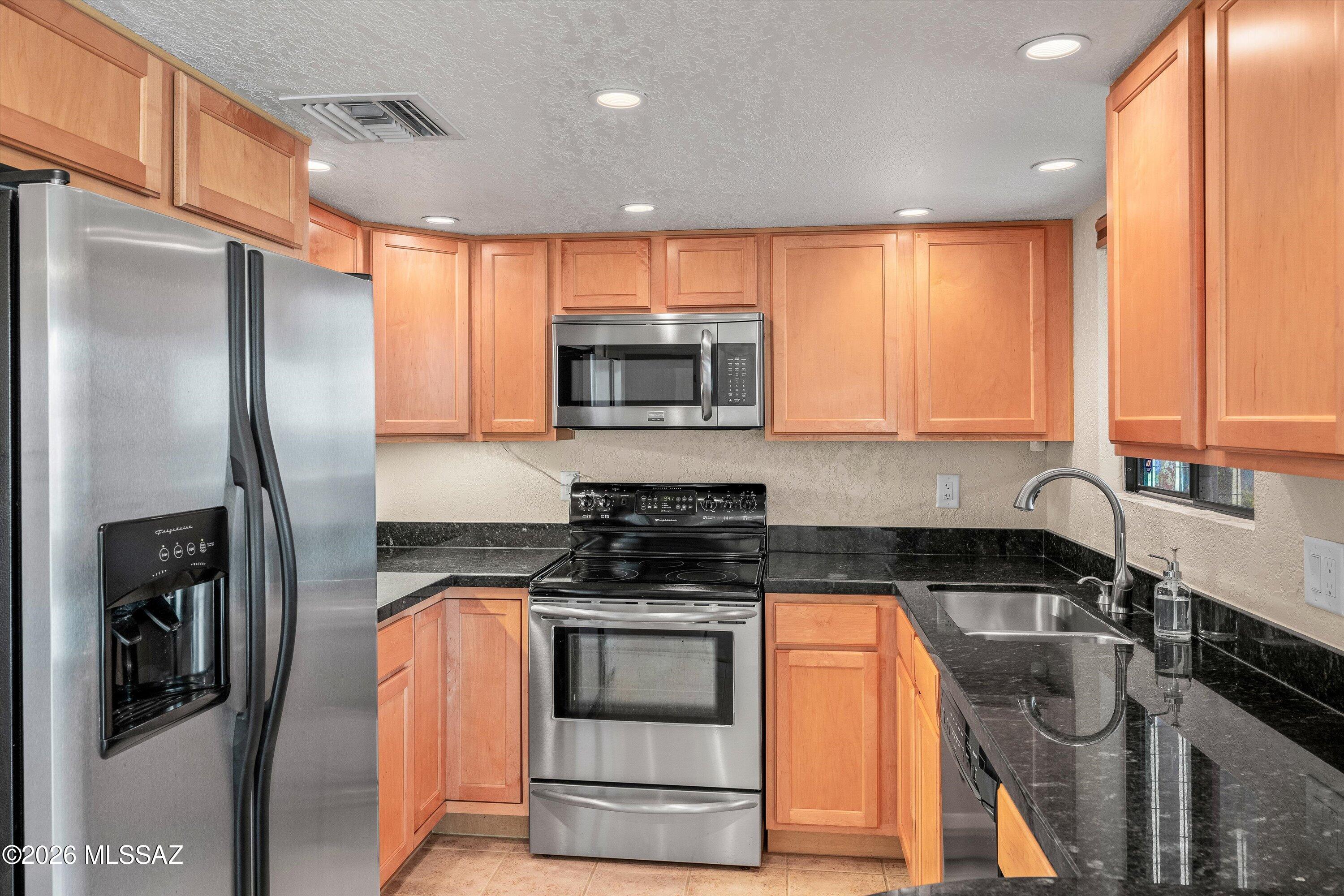 Ventana Vista Condominiums - Residential Lease