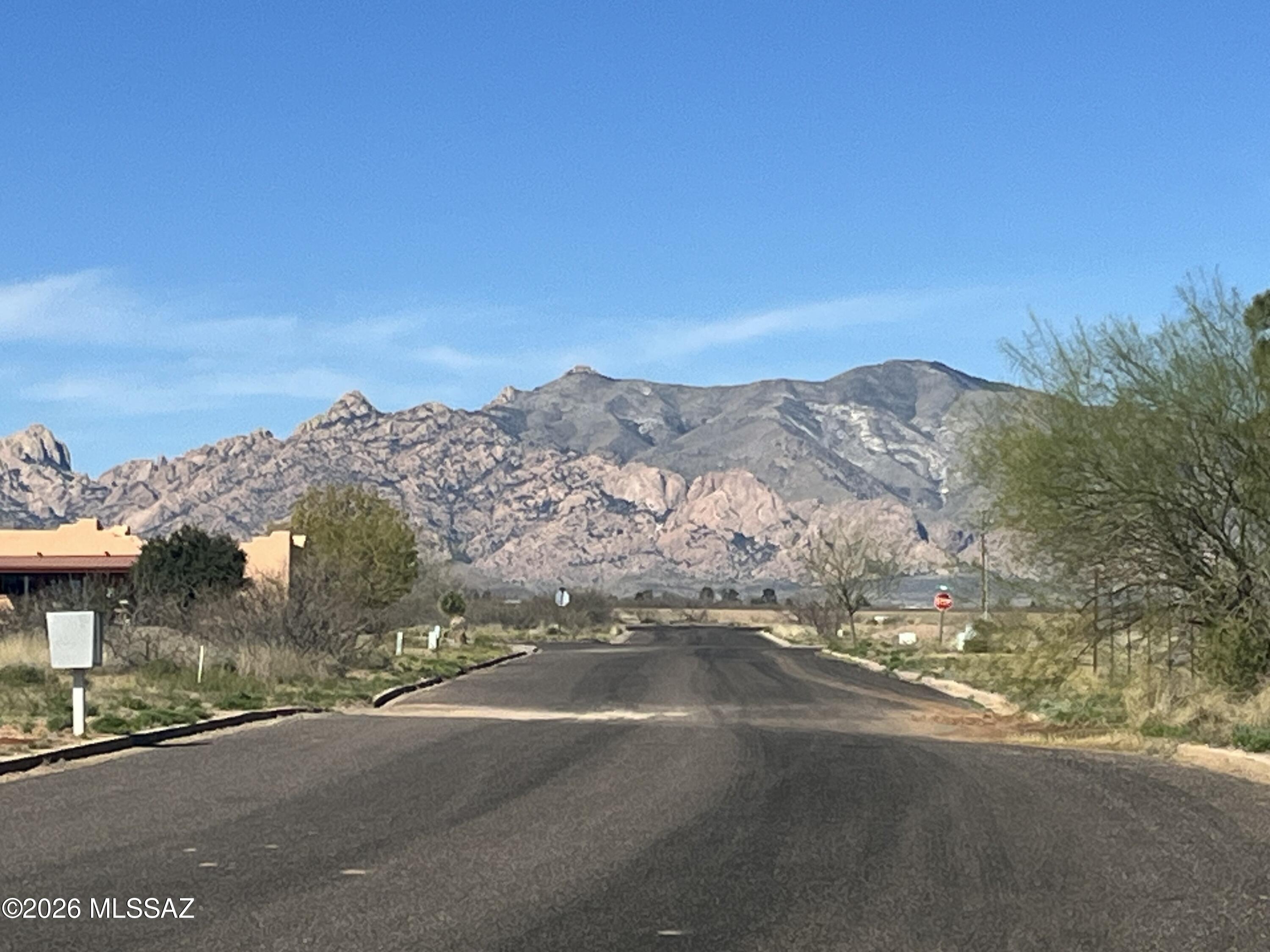 READY to BUILD? Beautiful residential corner parcel with utilities in place & unbelivable open views in Sunsites. Underground power, Clear Spring water & sewer available to the lot. Dragoon Mountain views, sunsets, sunrises, paved street. Lovely streets with gorgeous homes that demonstrate pride of ownership.  Site built home only. No MFH's
Easy access to Hwy 191 and I-10.  MOTIVATED SELLER!