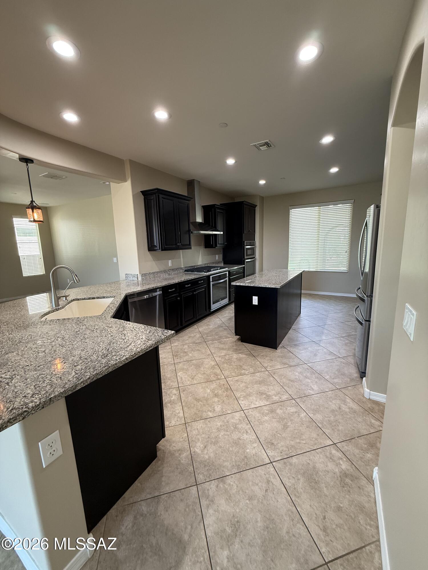 Sierra Morado Unit 3 Phase 1 SQ20142200489 - Residential Lease