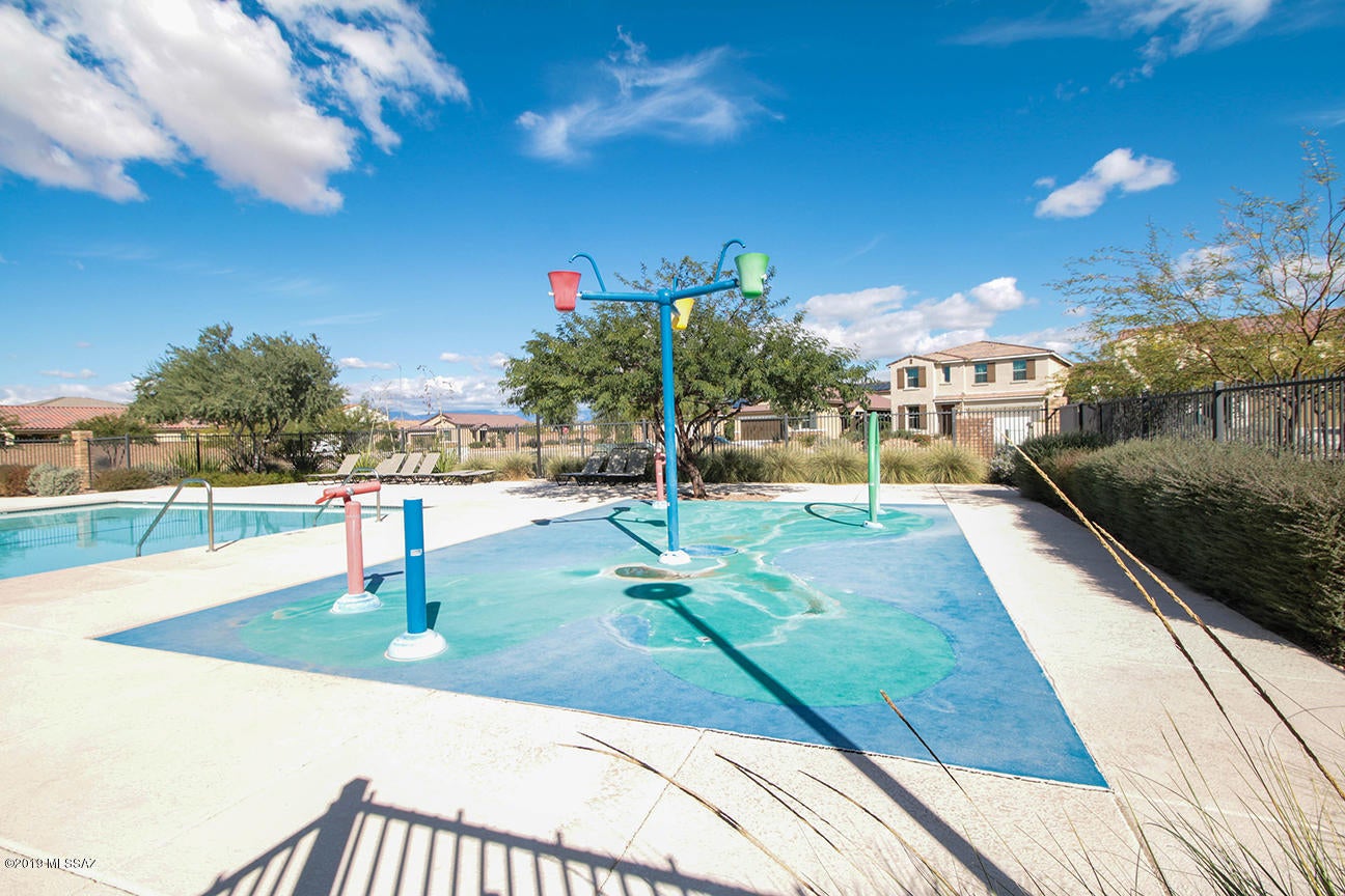 La Estancia De Tucson (1-330) - Residential Lease