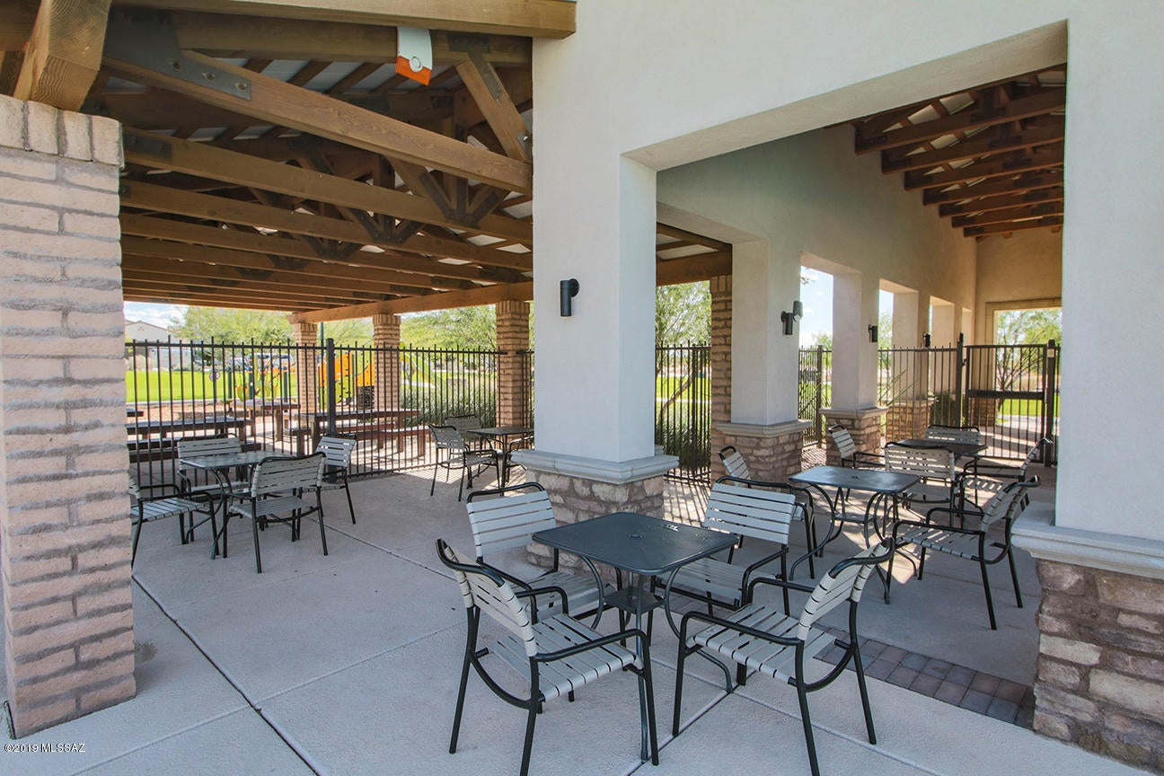 La Estancia De Tucson (1-330) - Residential Lease