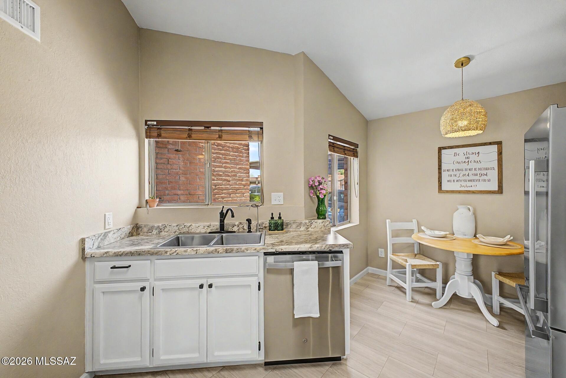 McCormick PlaceTwnhms Blk III (1-71) - Residential