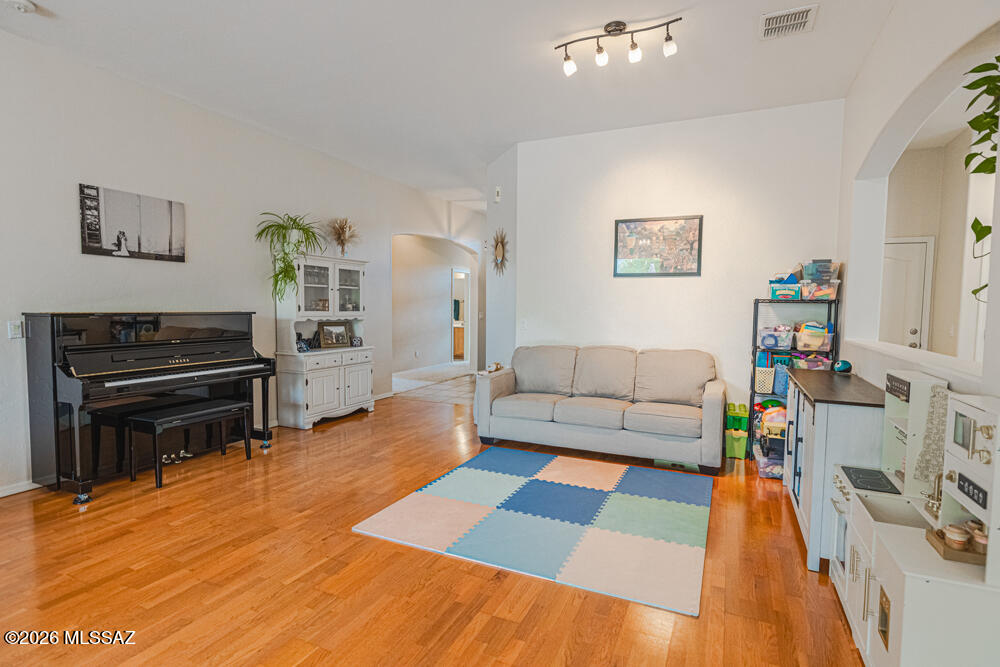 Continental Reserve Blk. 14 (1-82) - Residential