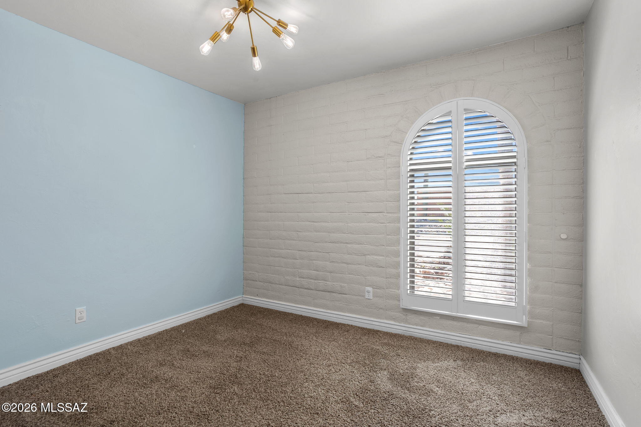 Broadway East (113-253) - Residential