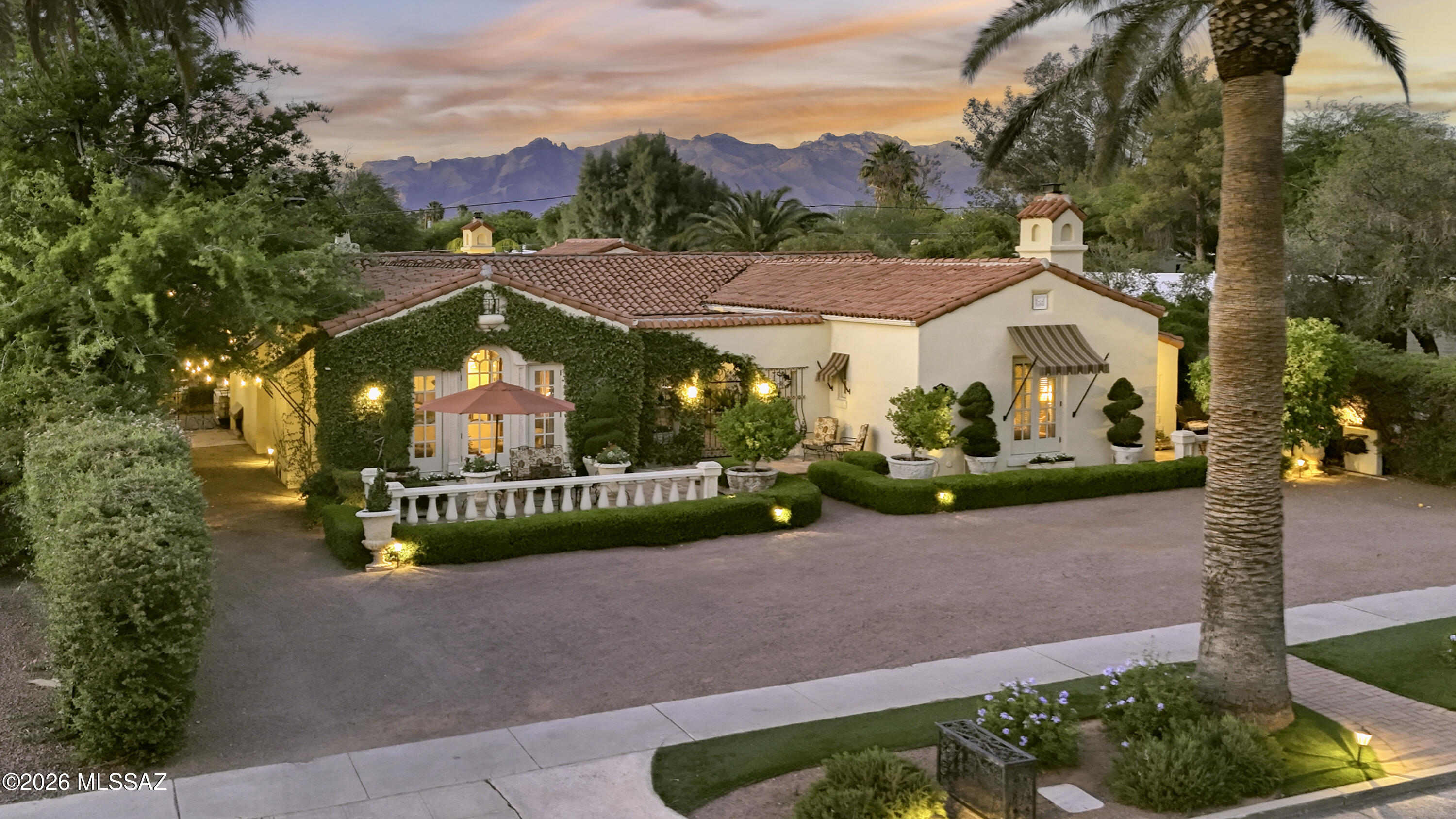 University Manor - Residential