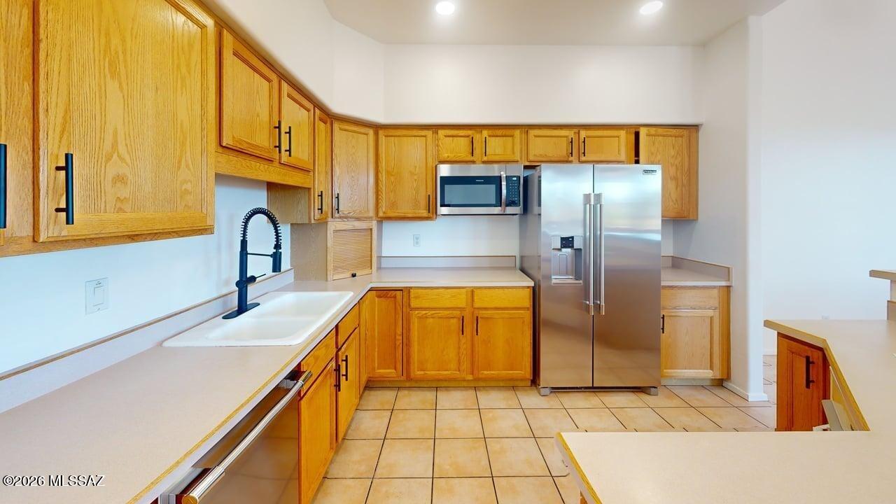 Tucson National Townhomes West III(1-46) - Residential Lease