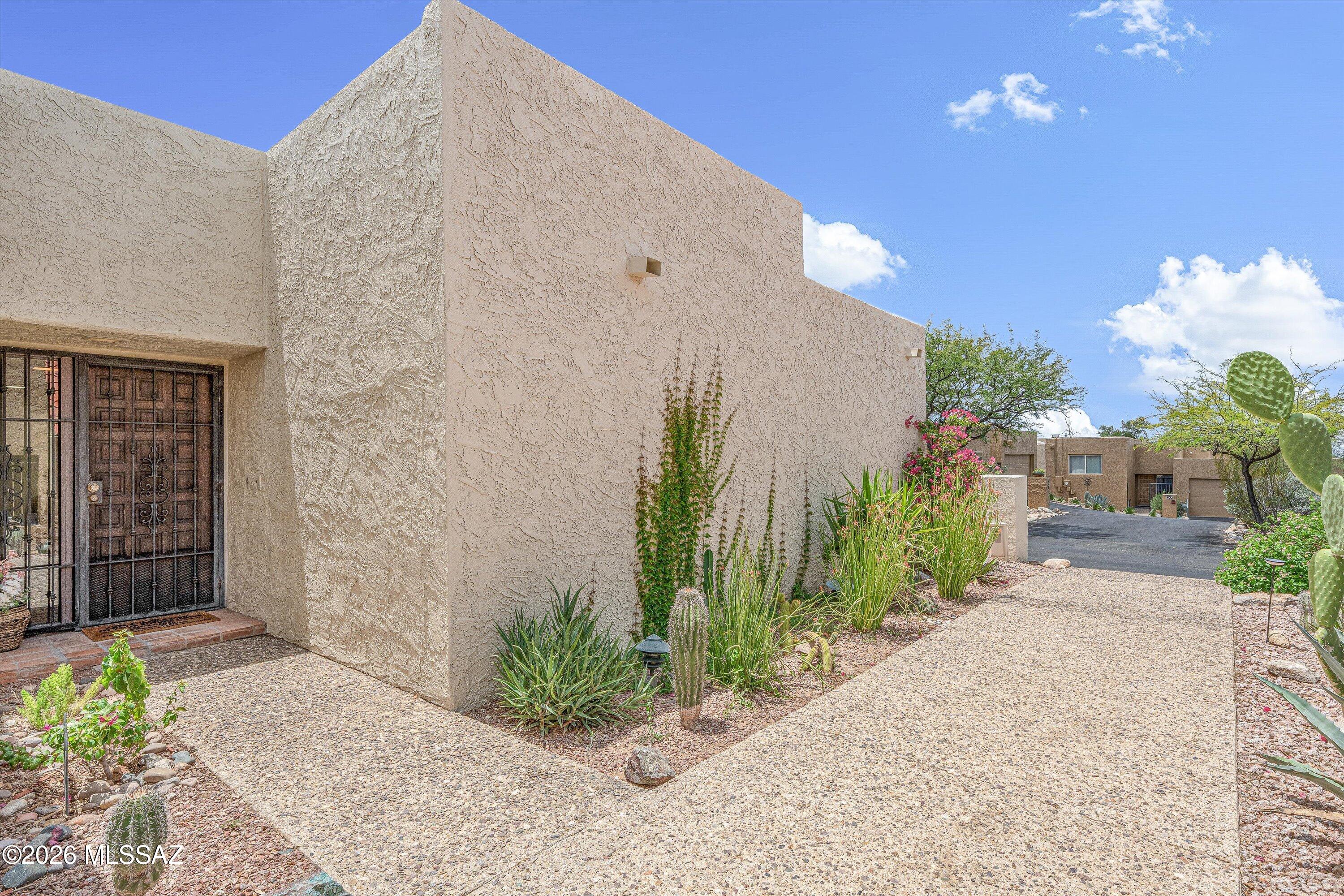 El Mirador Townhouses (1-41) - Residential