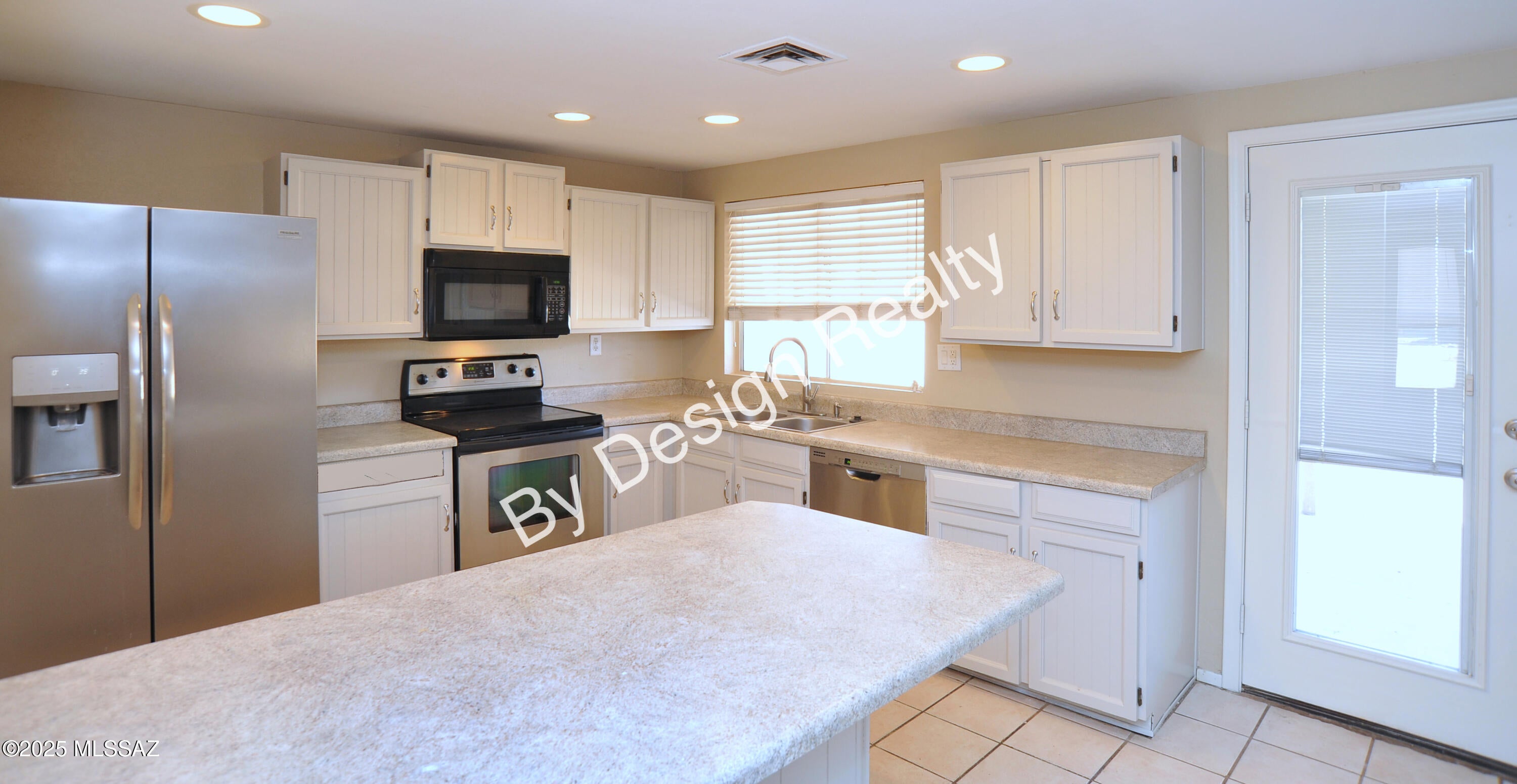 Casas Del Oeste (140-157) - Residential Lease