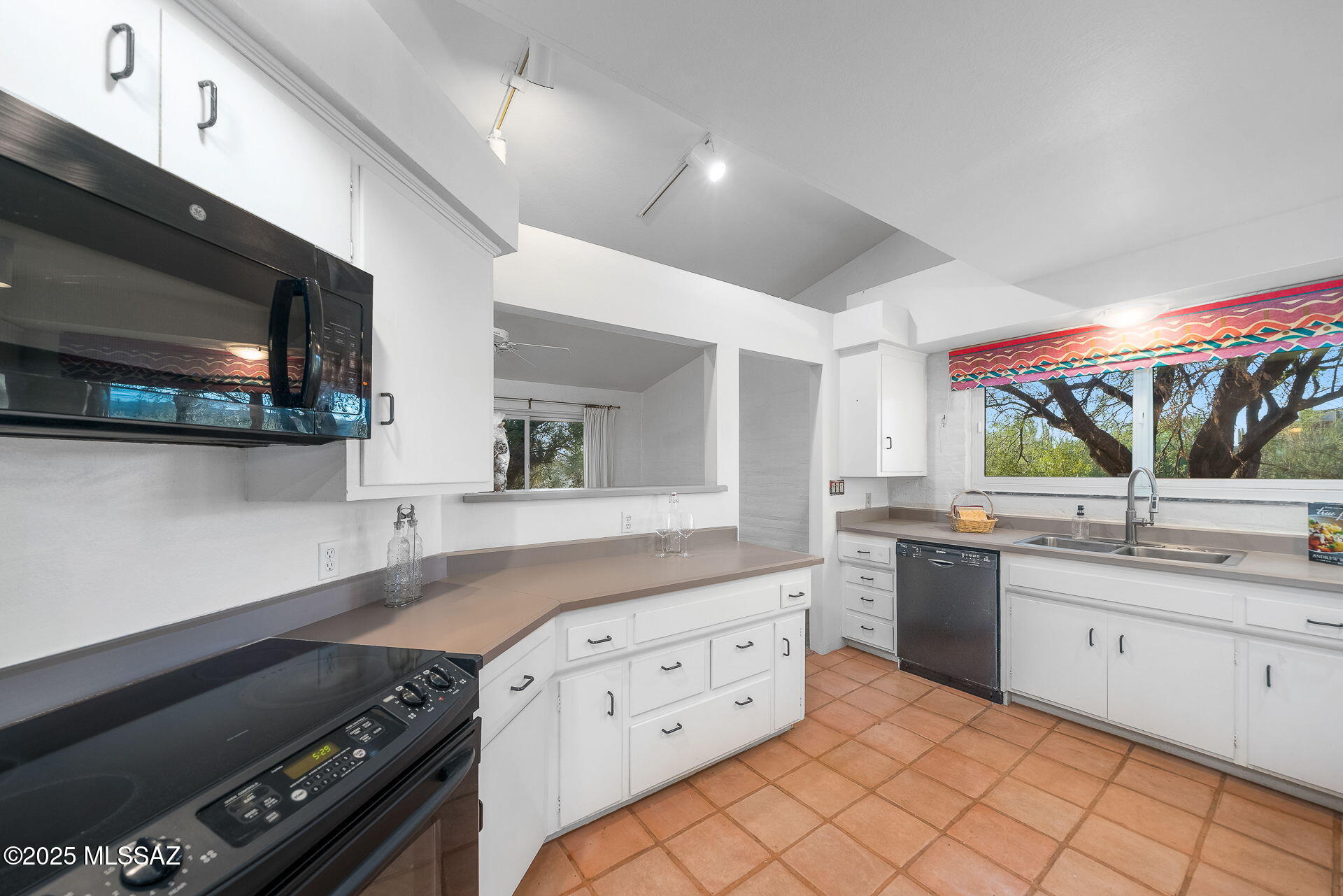Catalina Foothills Estates NO. 5 - Residential