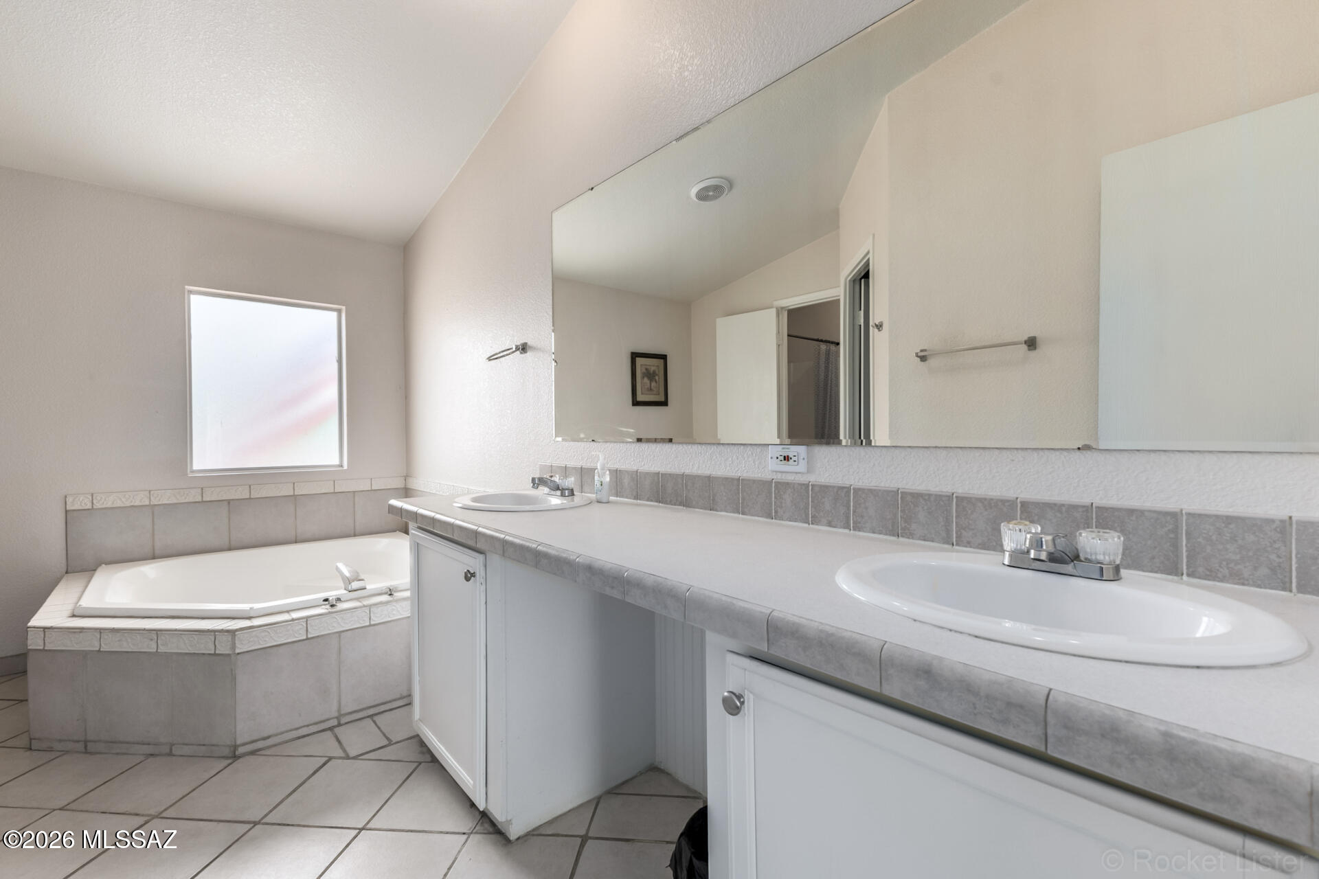 Country Club Terrace (1-108) - Residential