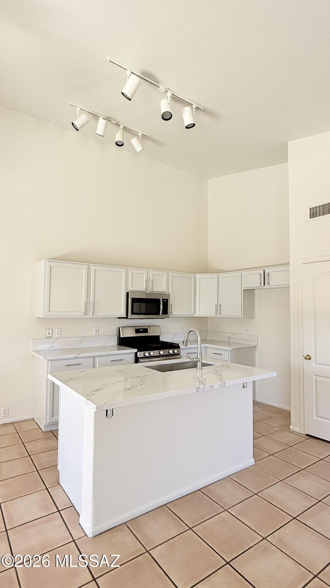 Canada Ridge (1-126) - Residential