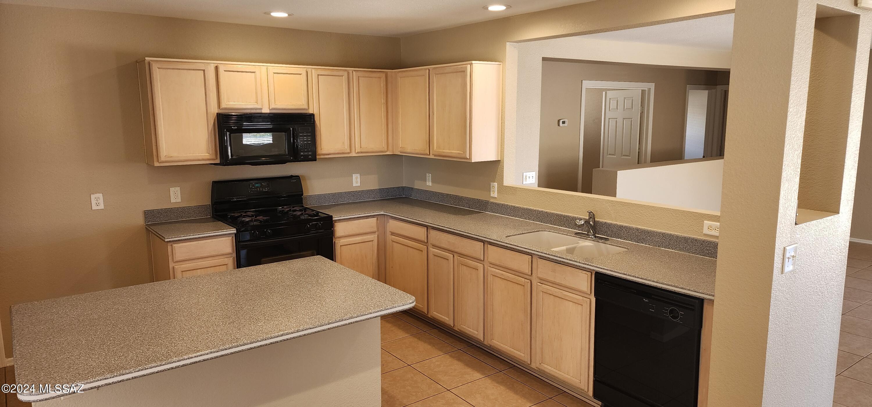 Oakview at Midvale Park (75-242) - Residential Lease