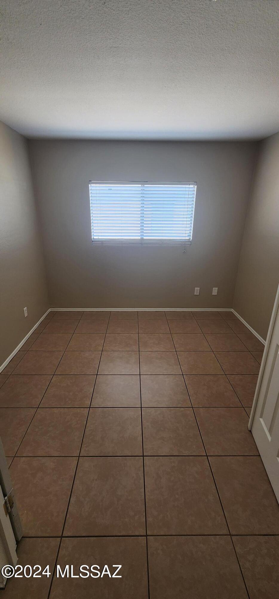 Oakview at Midvale Park (75-242) - Residential Lease