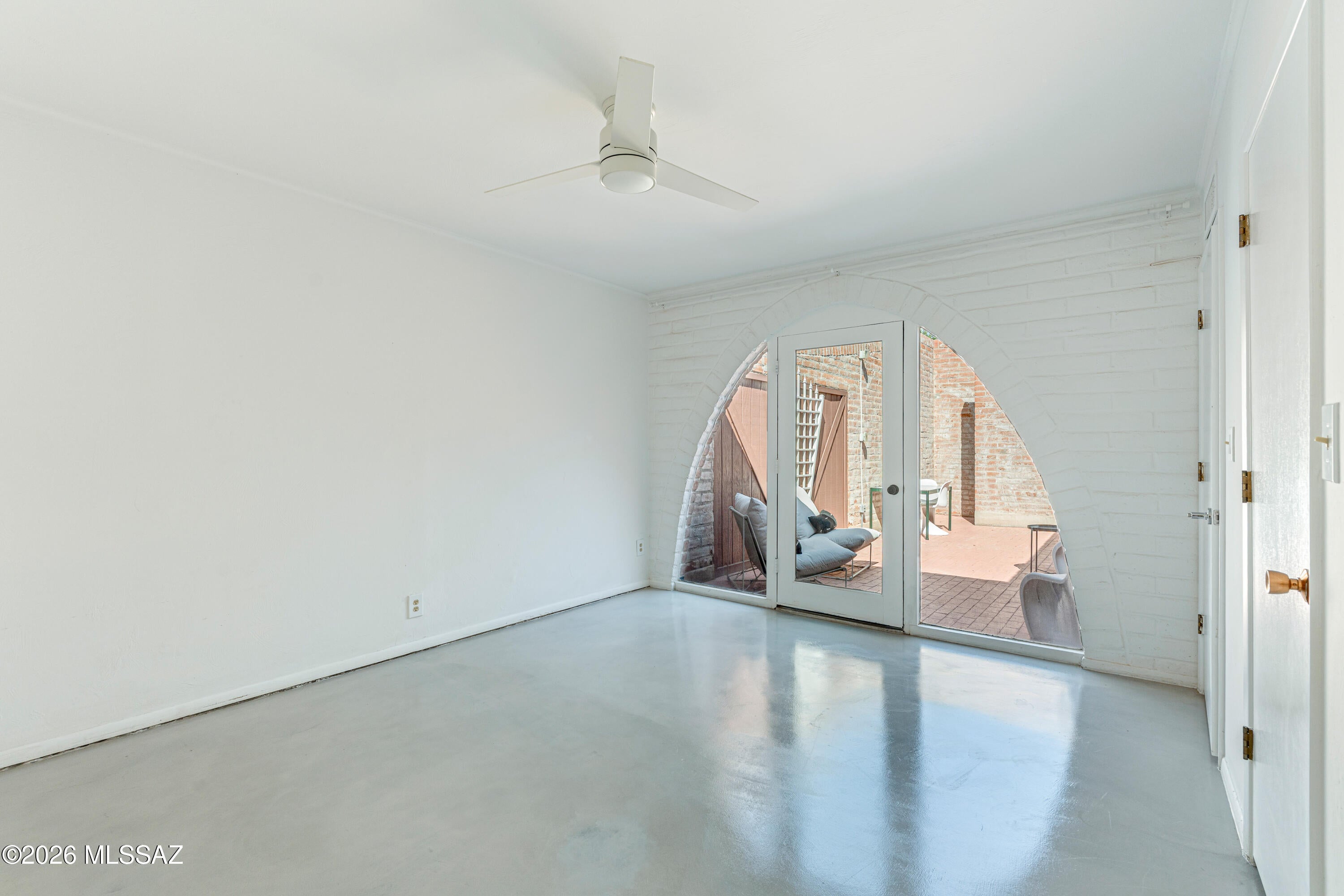 Las Lomitas (1) - Residential