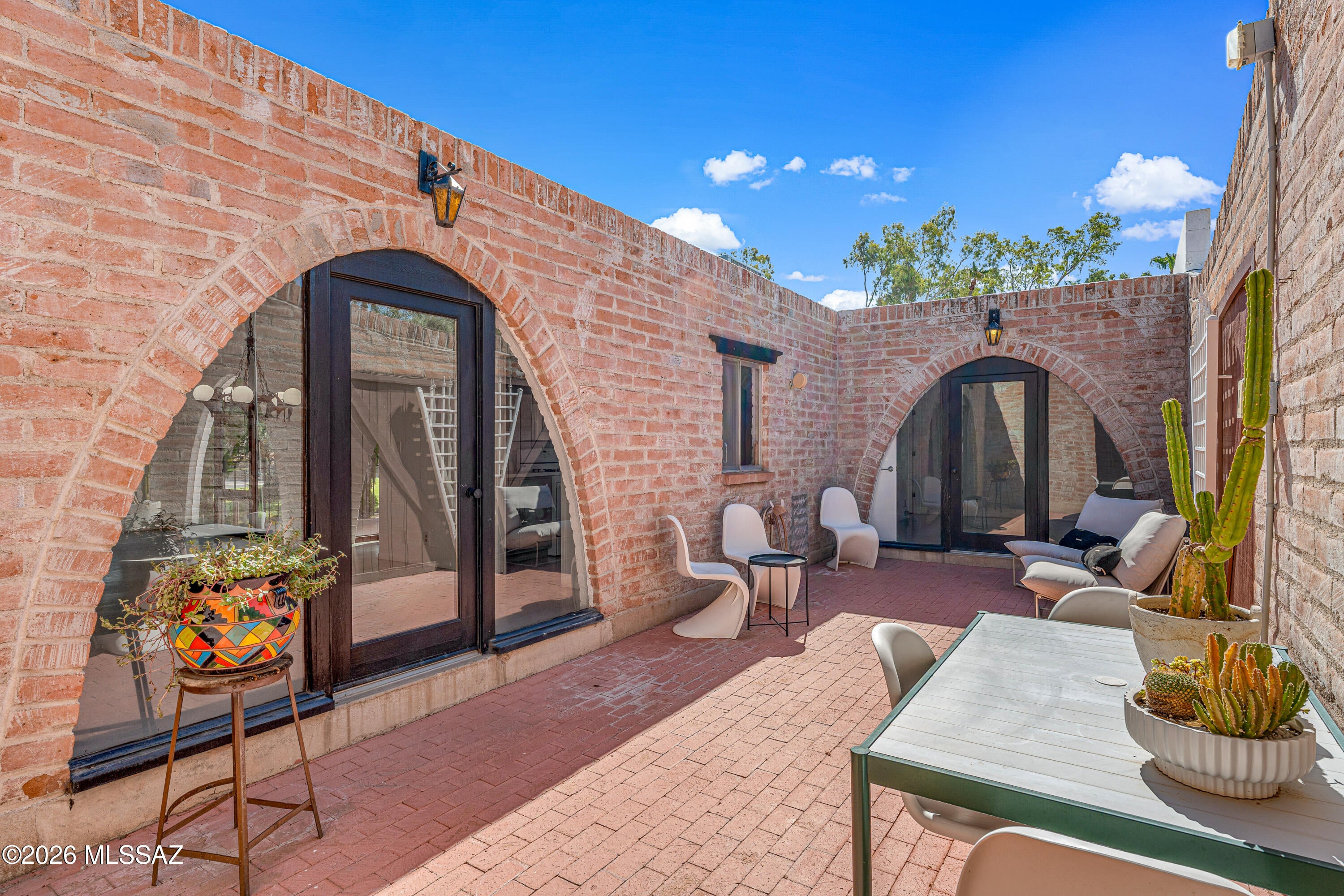 Las Lomitas (1) - Residential