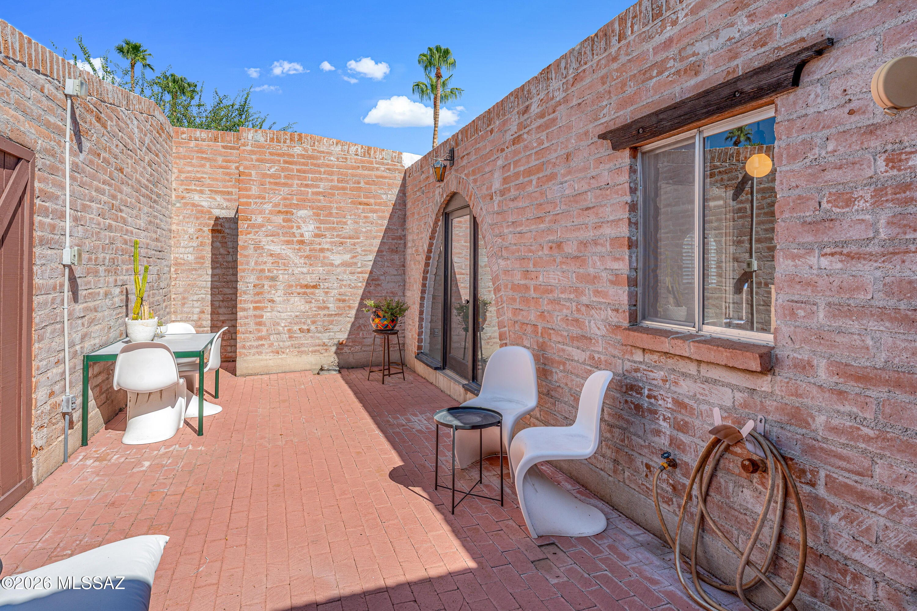 Las Lomitas (1) - Residential