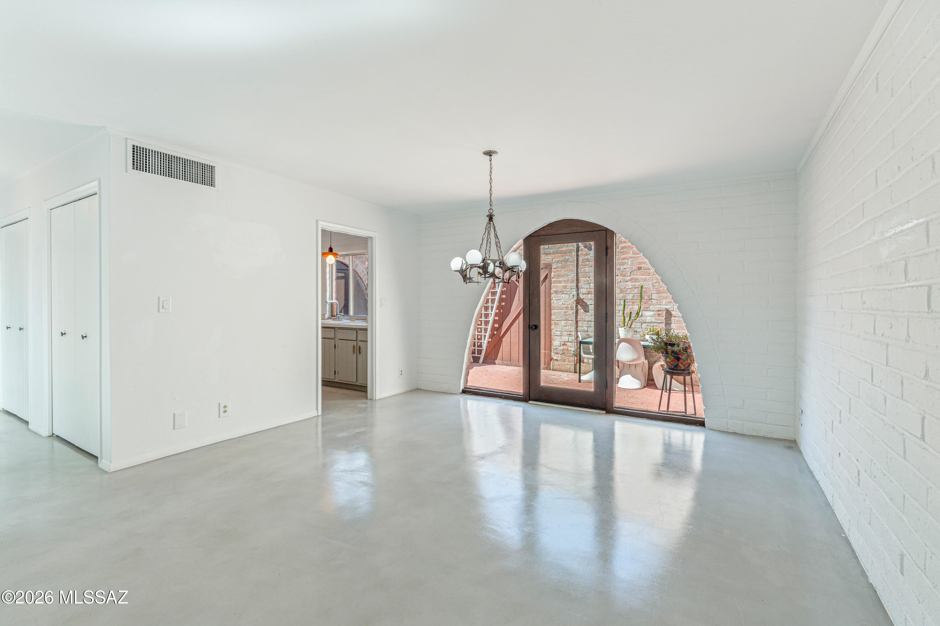 Las Lomitas (1) - Residential