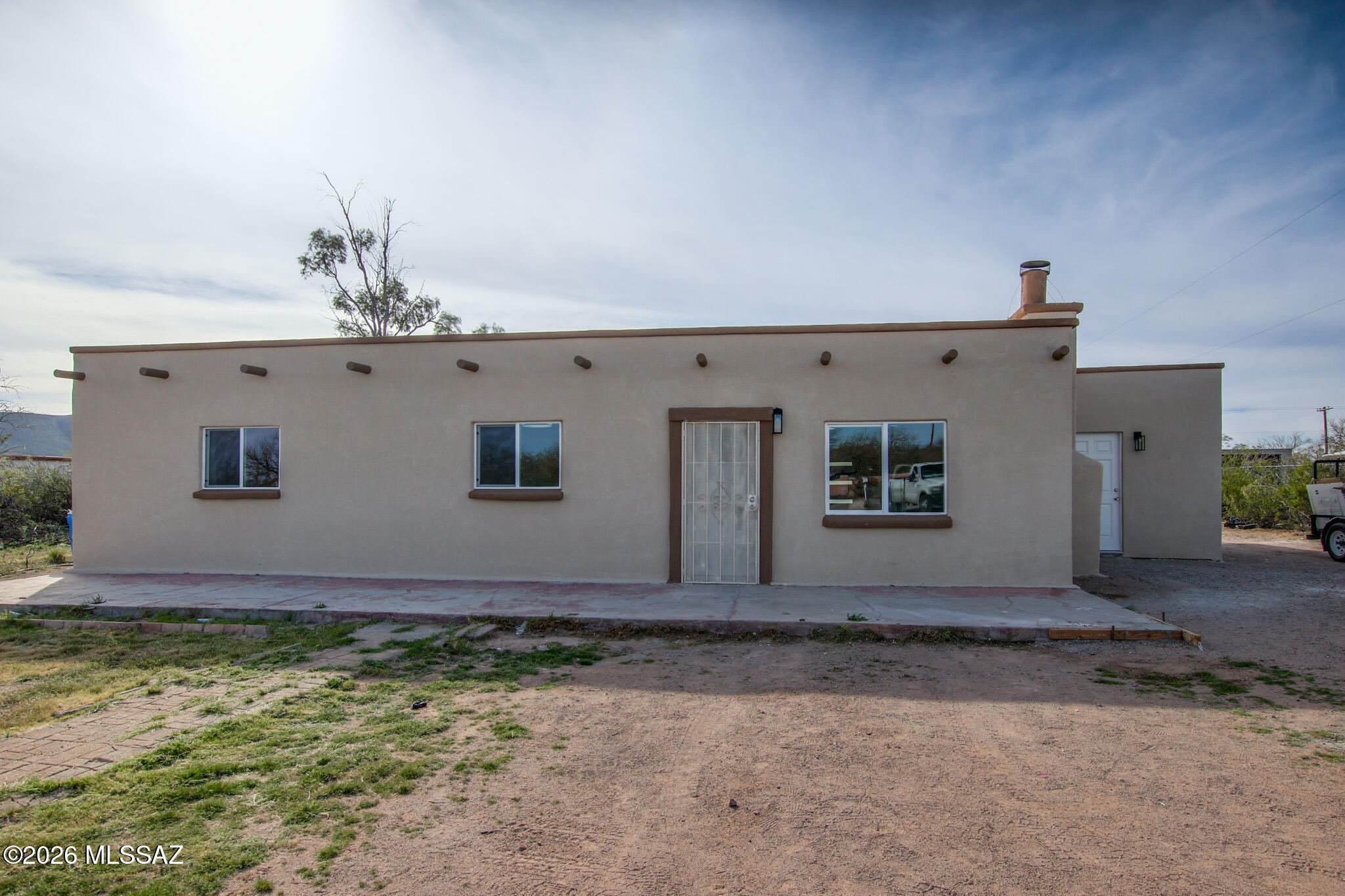 Newly renovated home on 1.12 acres just southwest of Tucson!
This turnkey 3-bedroom, 2-bath property features brand-new appliances and fresh updates throughout. Move-in ready and perfect for its next homeowner.