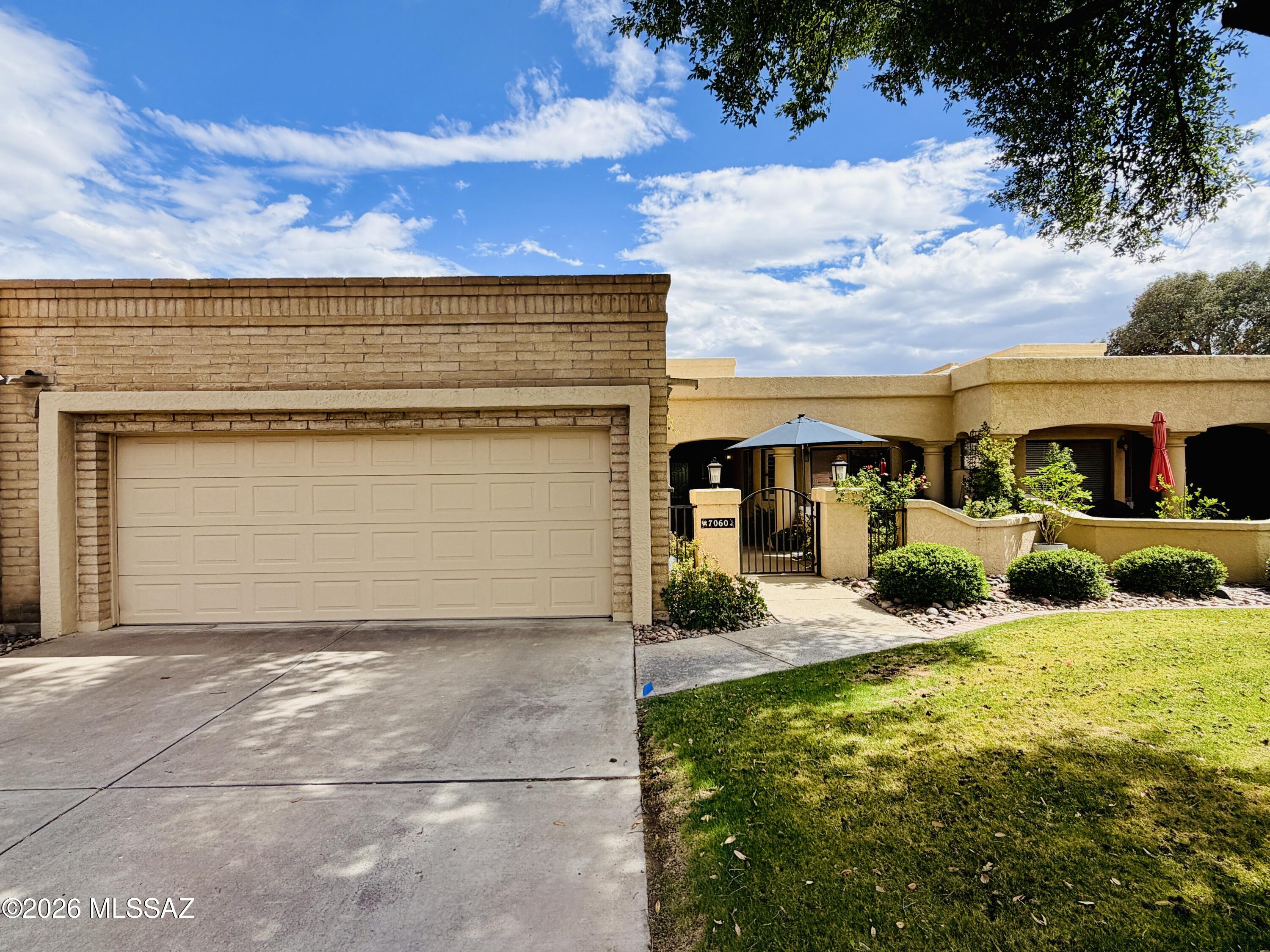 Riverbend - Sabino Canyon Road  (1-97) - Residential Lease