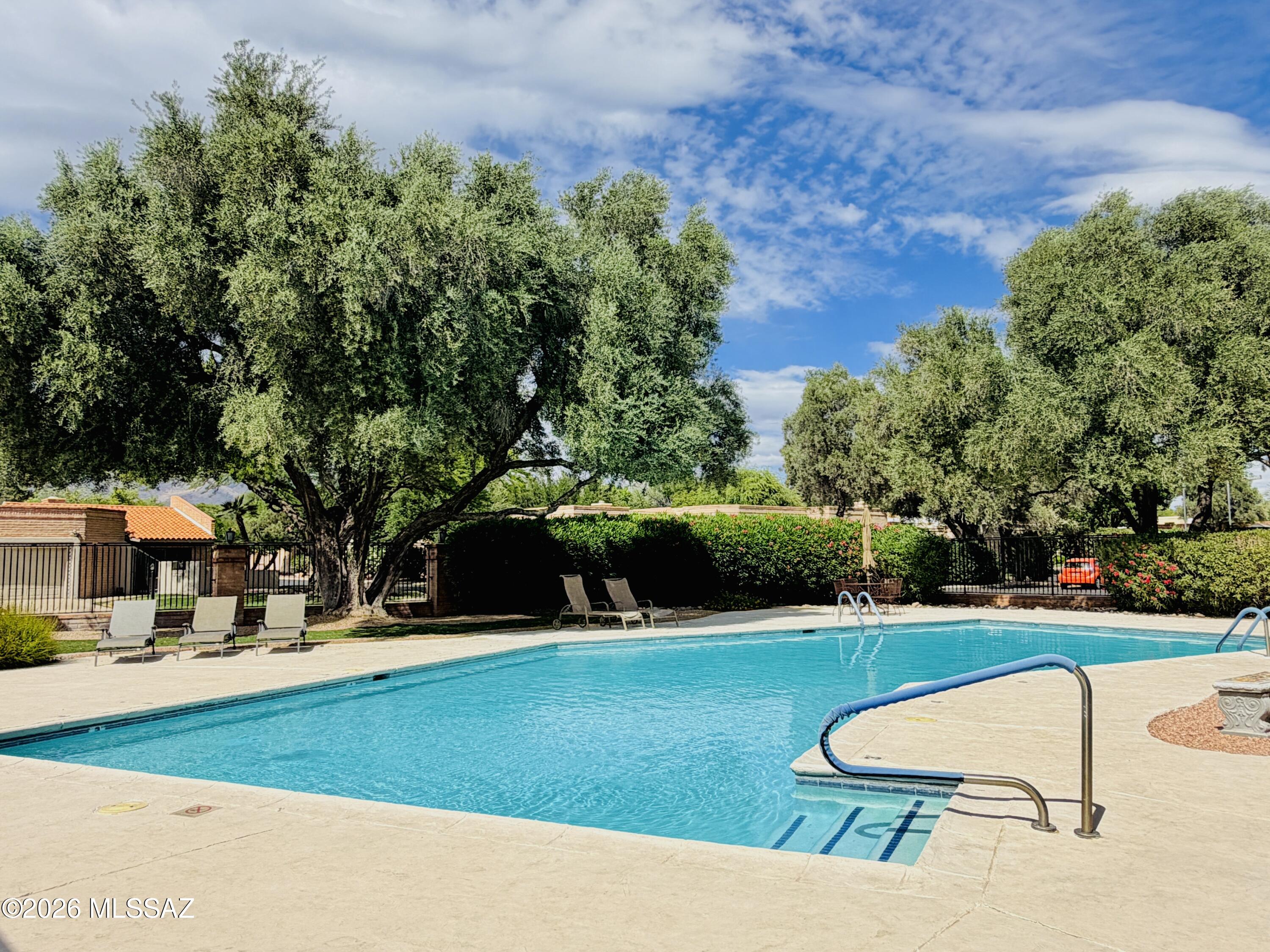 Riverbend - Sabino Canyon Road  (1-97) - Residential Lease